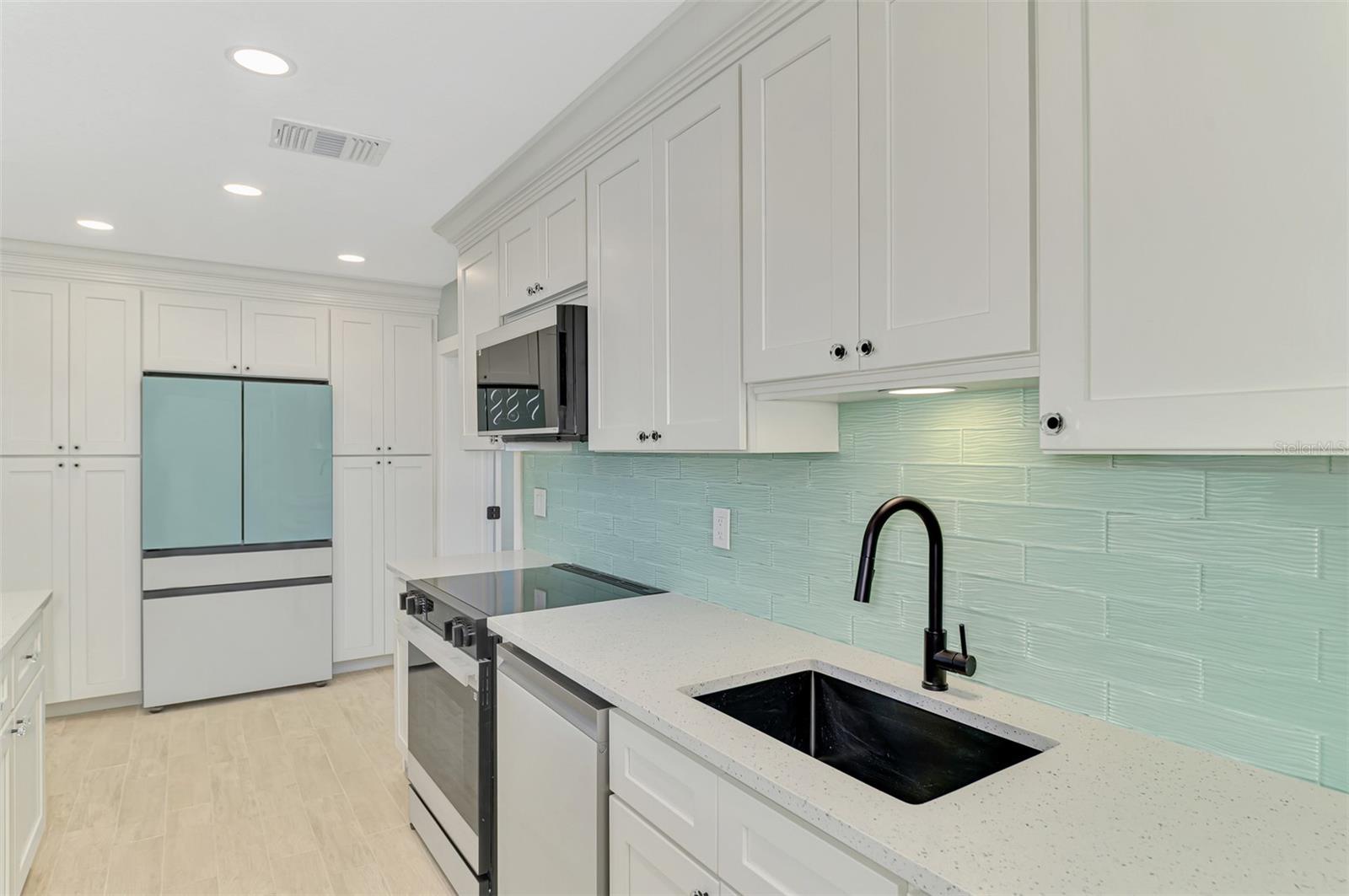 Image 19 of 40 For 247 Argus Road