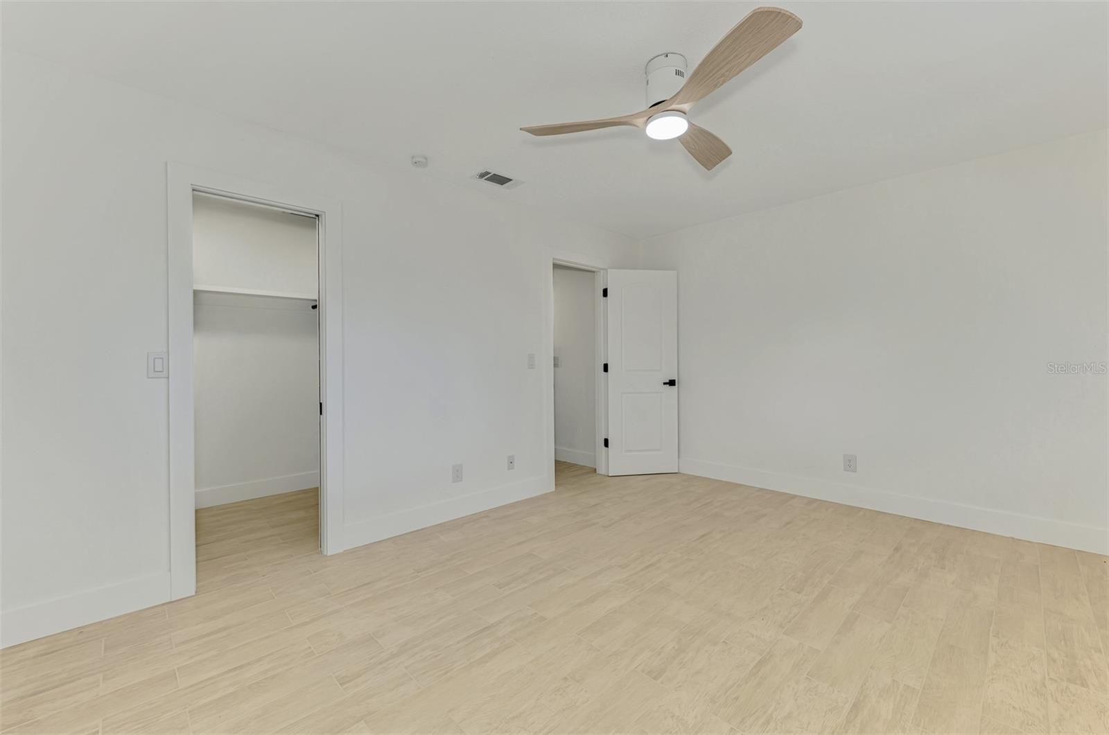 Image 24 of 40 For 247 Argus Road