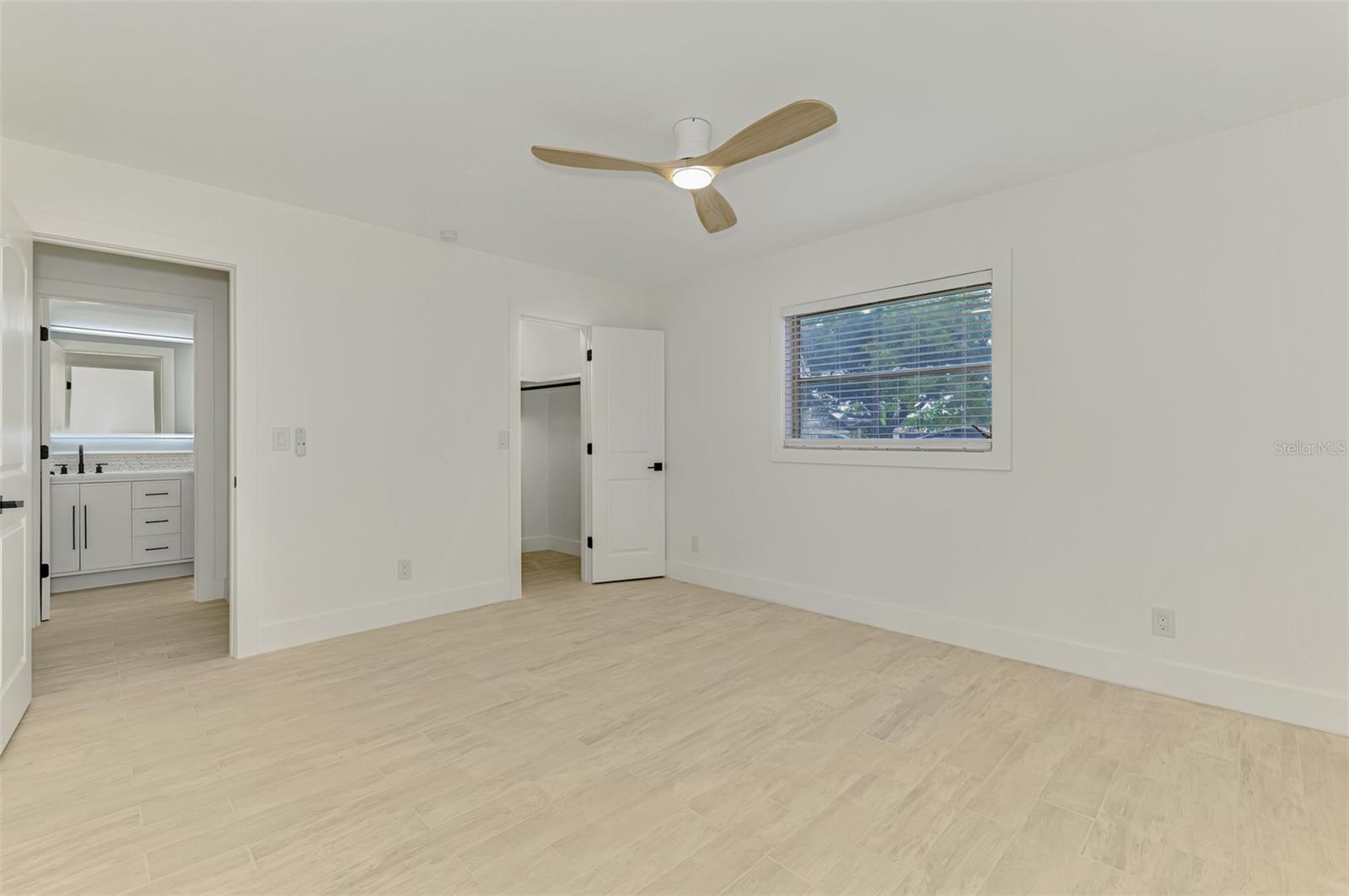 Image 27 of 40 For 247 Argus Road