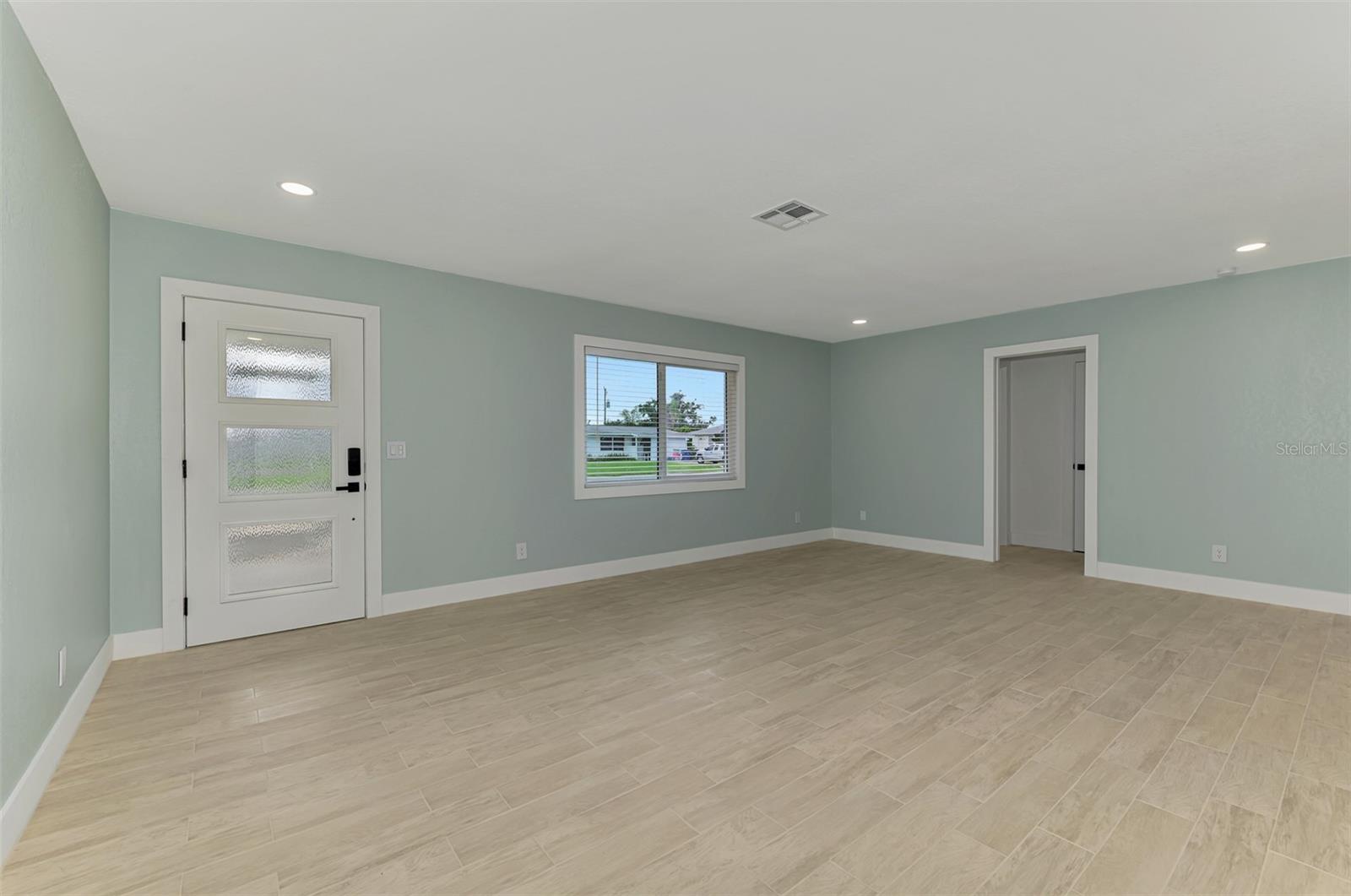 Image 6 of 40 For 247 Argus Road