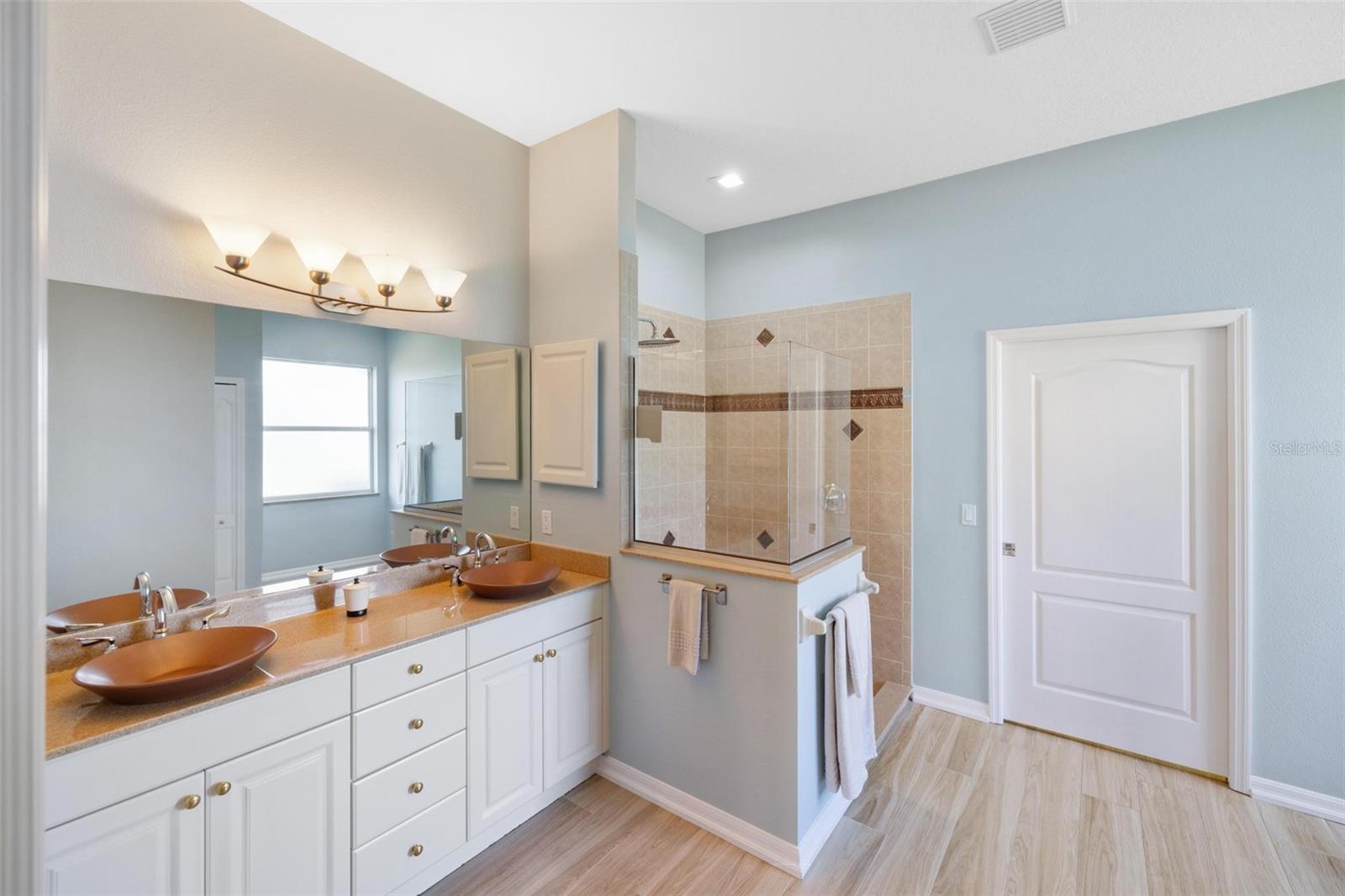 Image 33 of 66 For 19023 Midway Boulevard