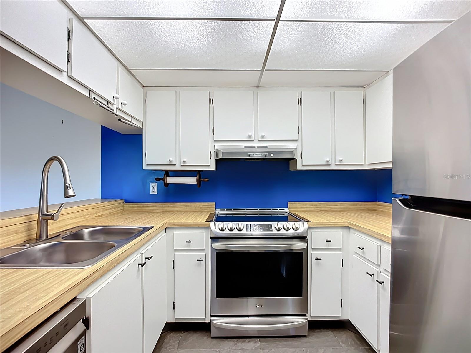 Image 13 of 46 For 3279 Beneva Road 102