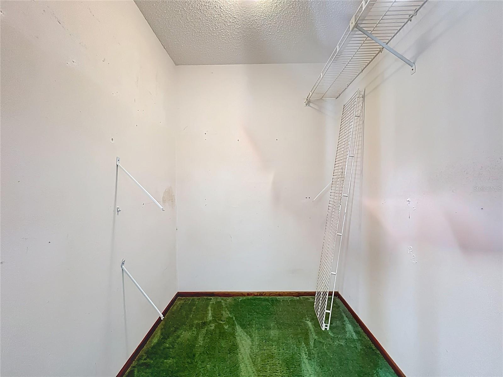 Image 16 of 46 For 3279 Beneva Road 102