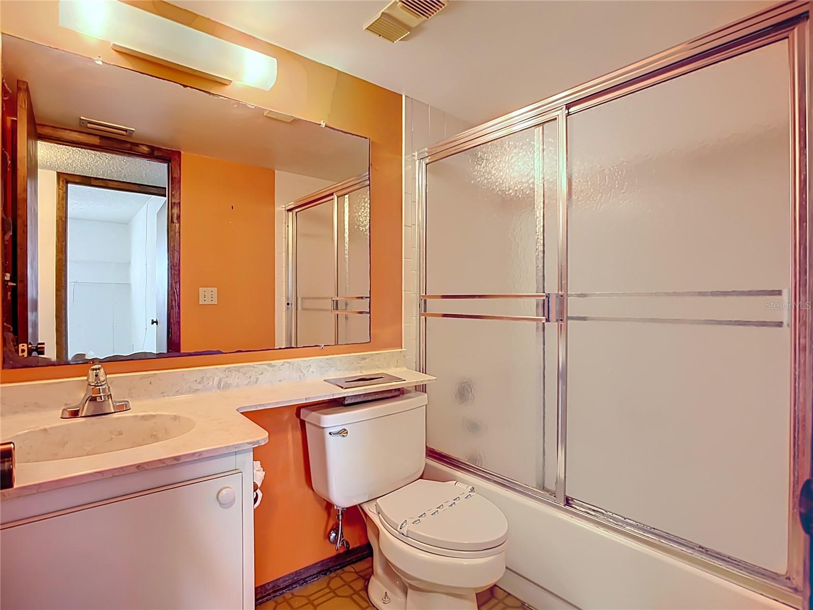 Image 27 of 46 For 3279 Beneva Road 102