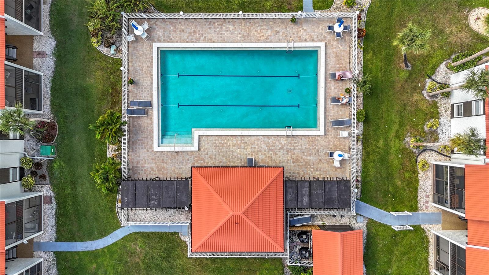 Image 3 of 46 For 3279 Beneva Road 102