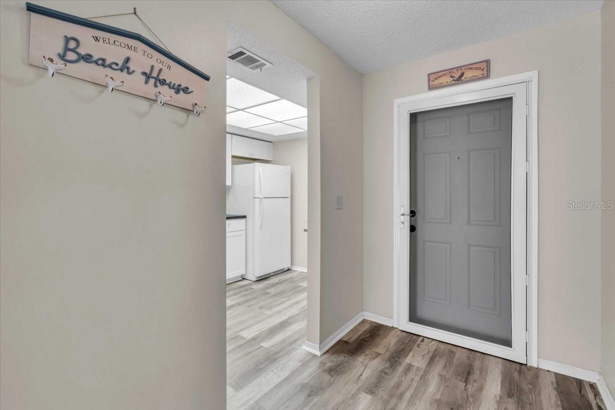 Image 18 of 35 For 380 Three Lakes Lane K