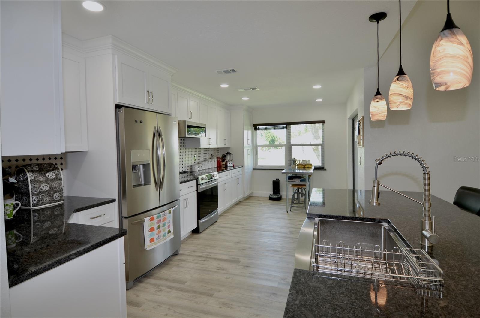 Image 25 of 77 For 611 Paget Drive