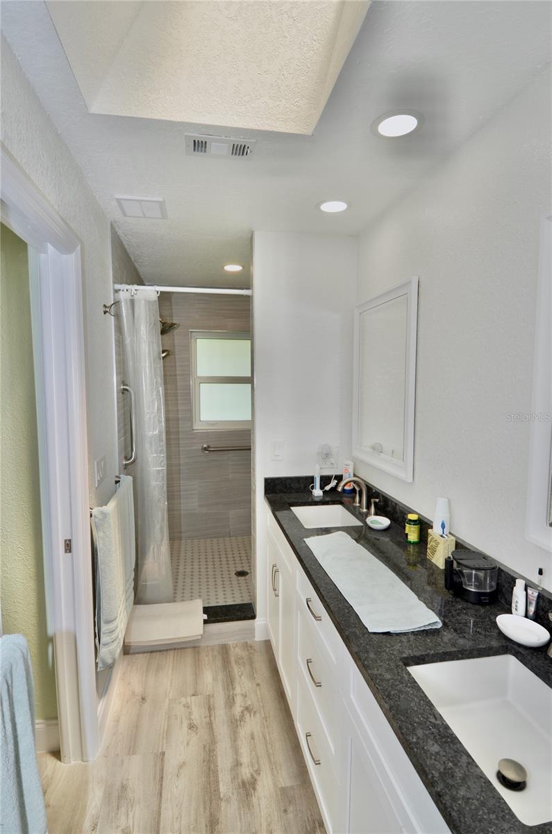 Image 31 of 77 For 611 Paget Drive