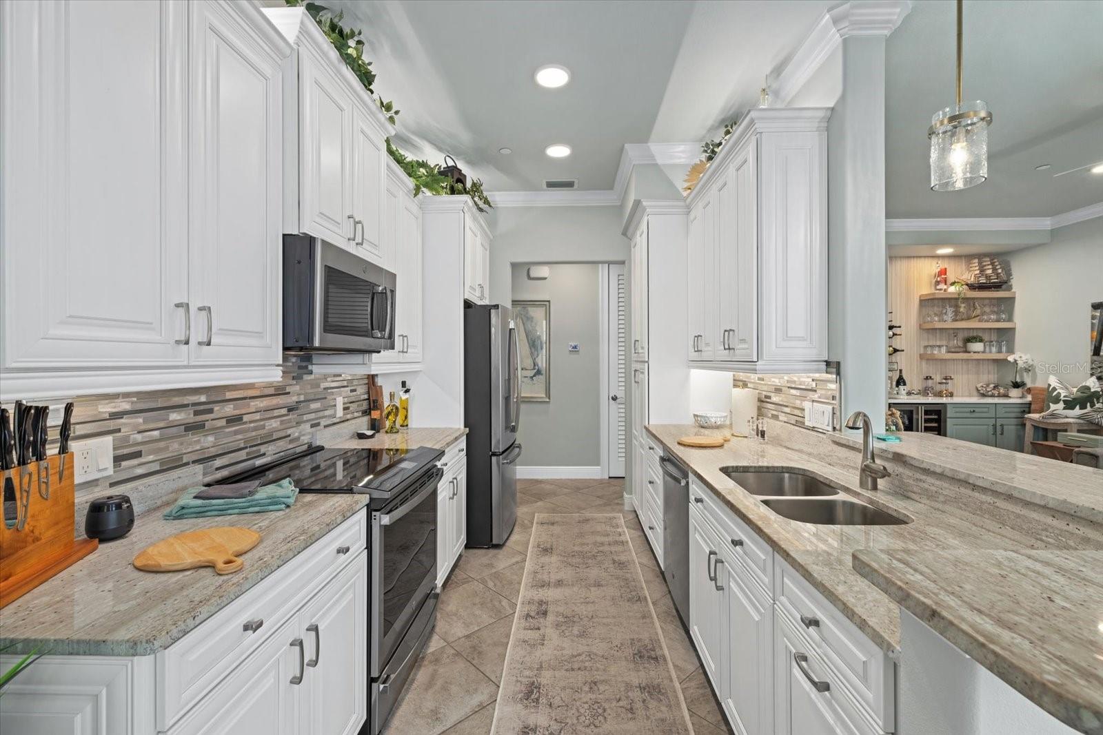 Image 11 of 47 For 830 The Esplanade N 204