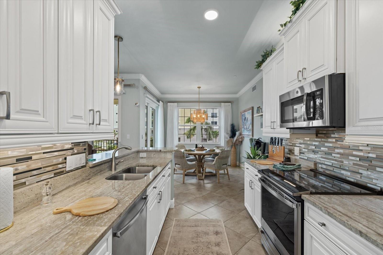 Image 13 of 47 For 830 The Esplanade N 204