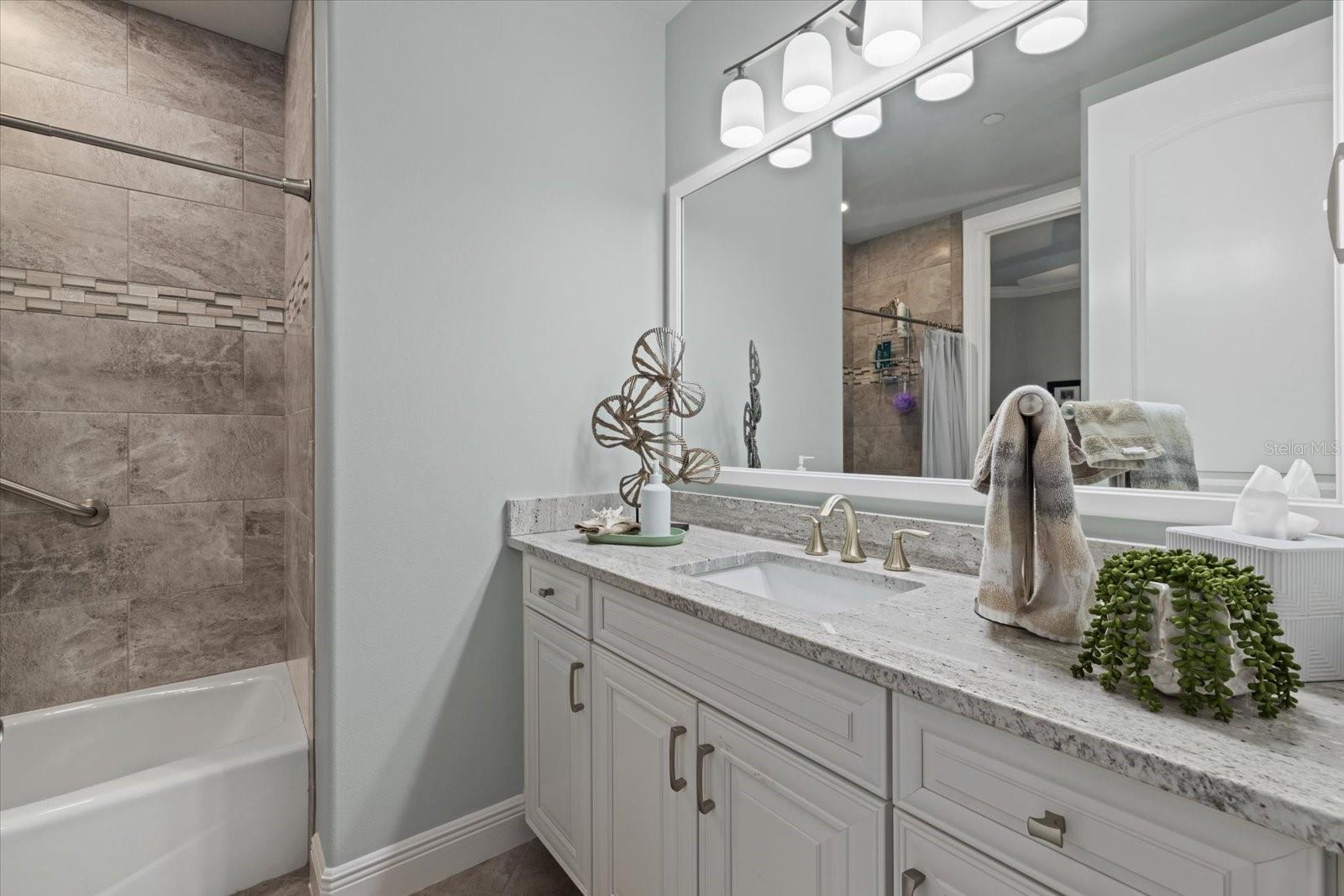 Image 24 of 47 For 830 The Esplanade N 204