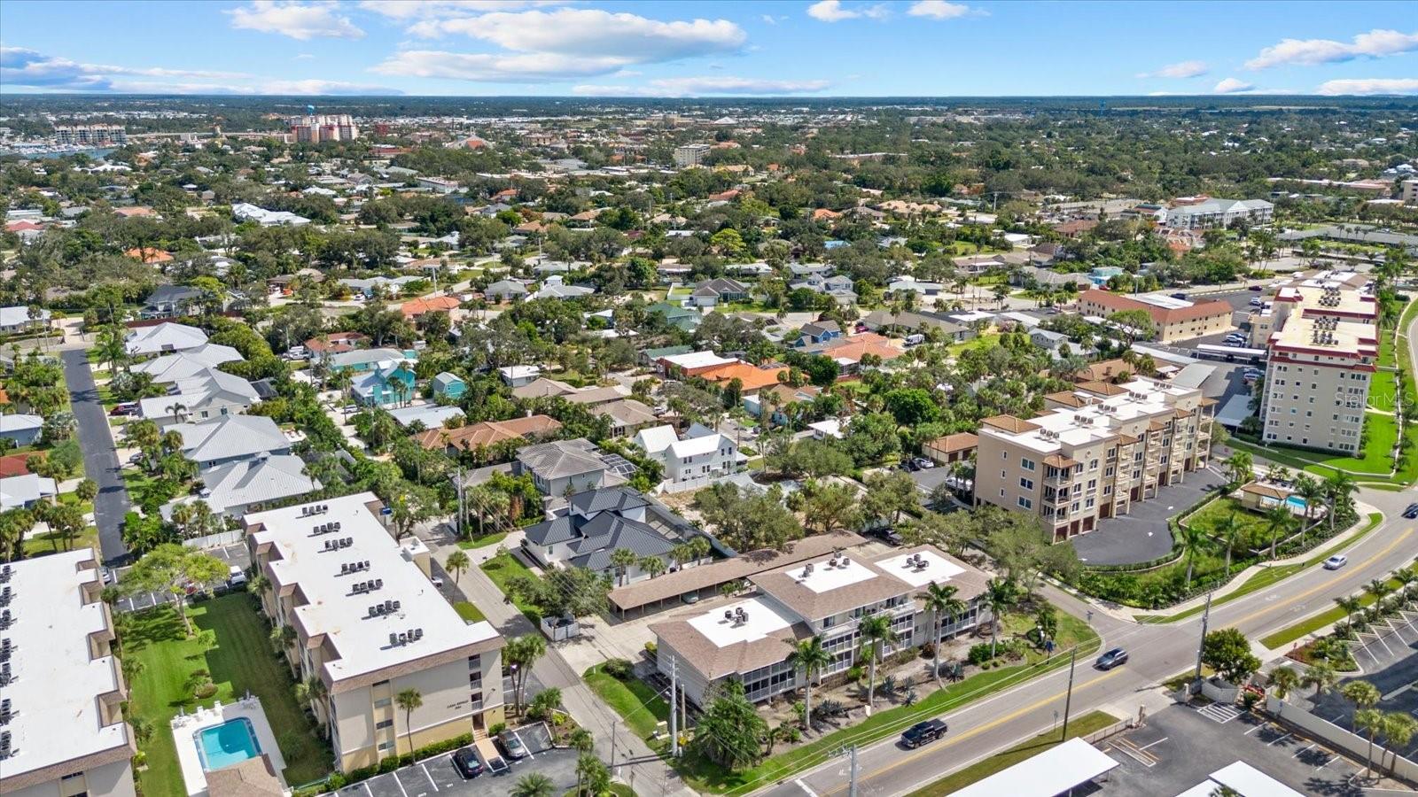 Image 40 of 47 For 830 The Esplanade N 204