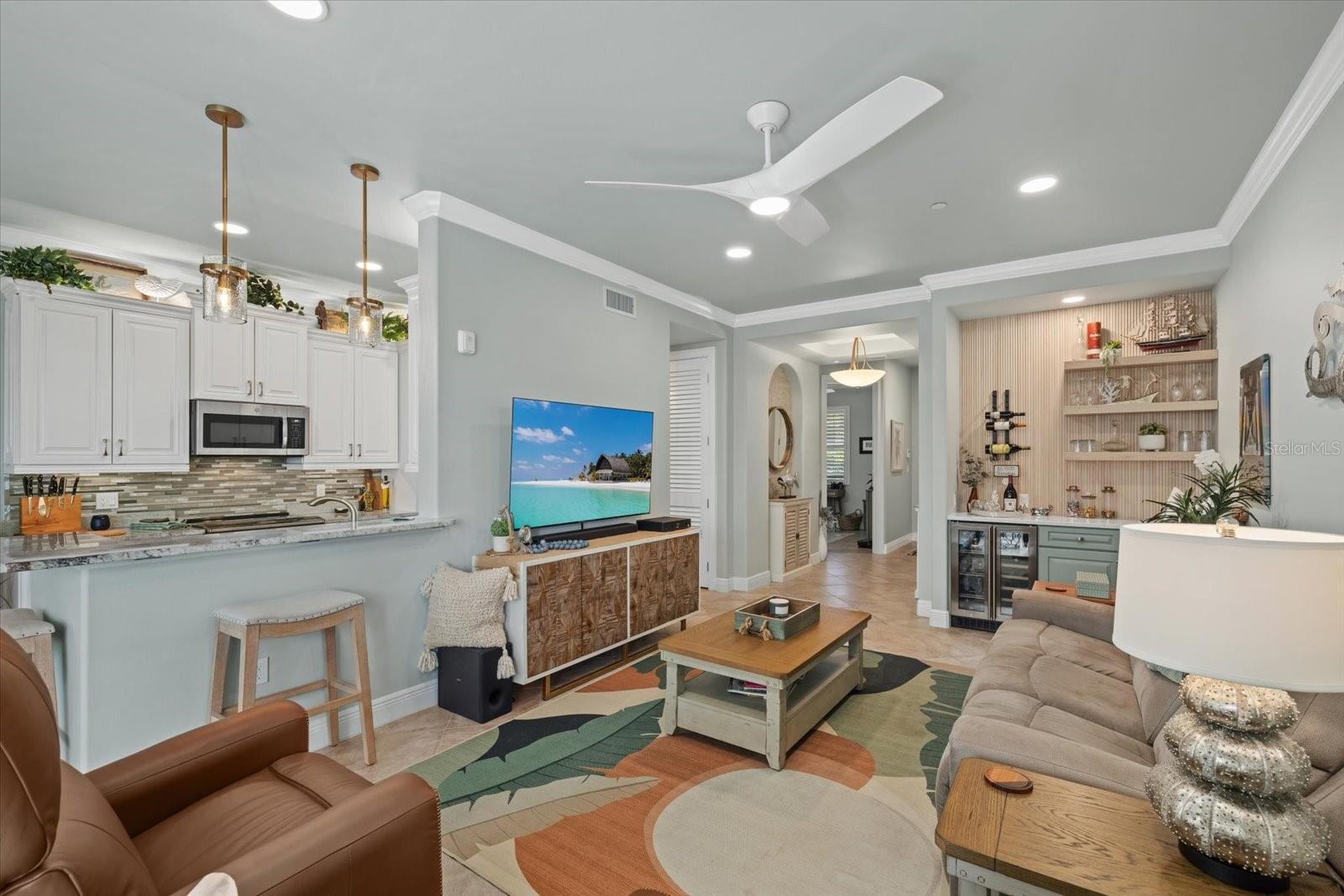 Image 7 of 47 For 830 The Esplanade N 204