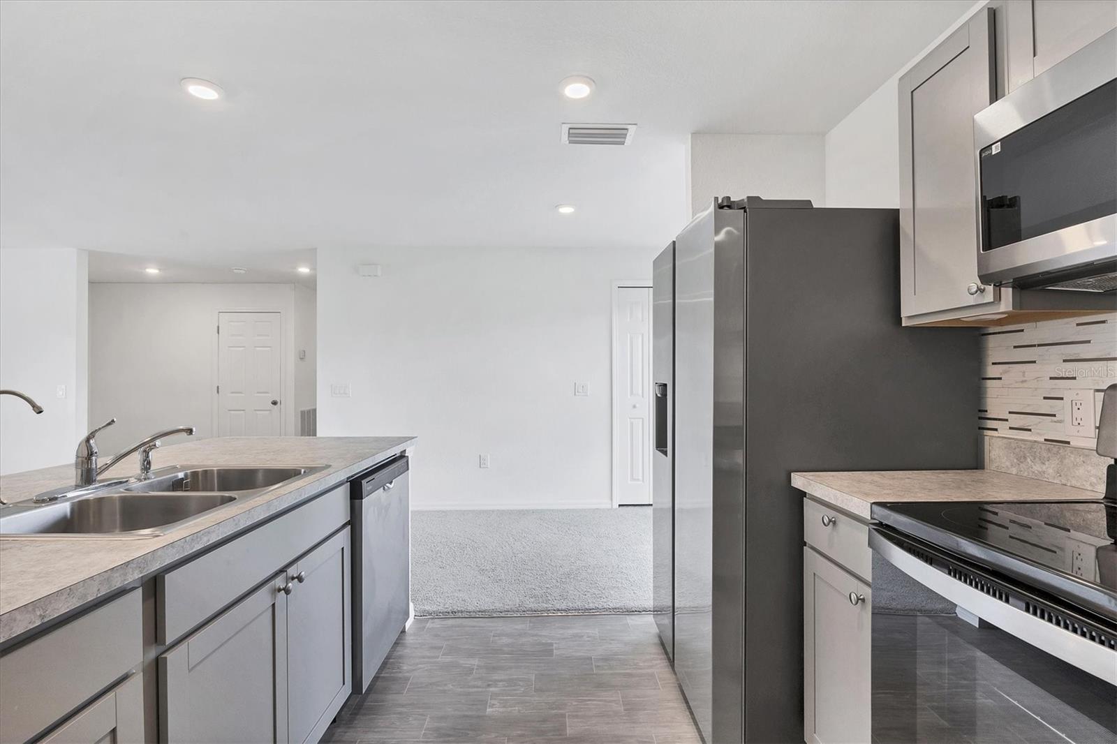 Image 17 of 43 For 8444 Octavius Avenue