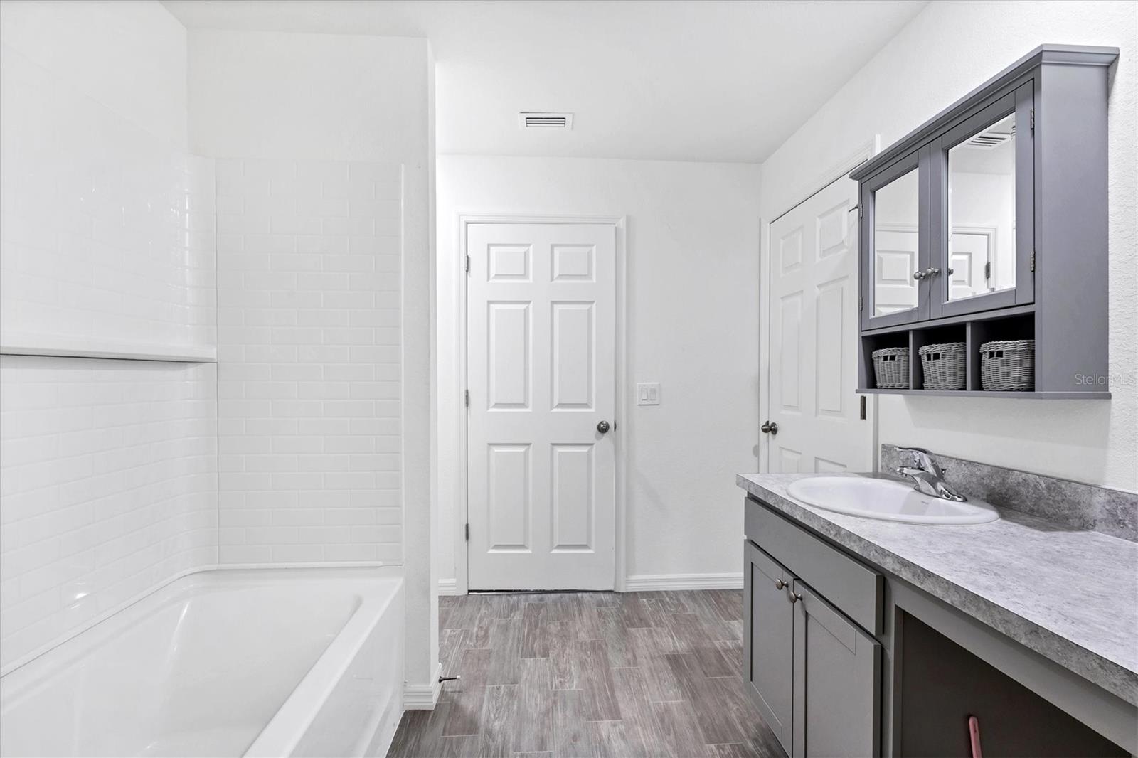 Image 22 of 43 For 8444 Octavius Avenue