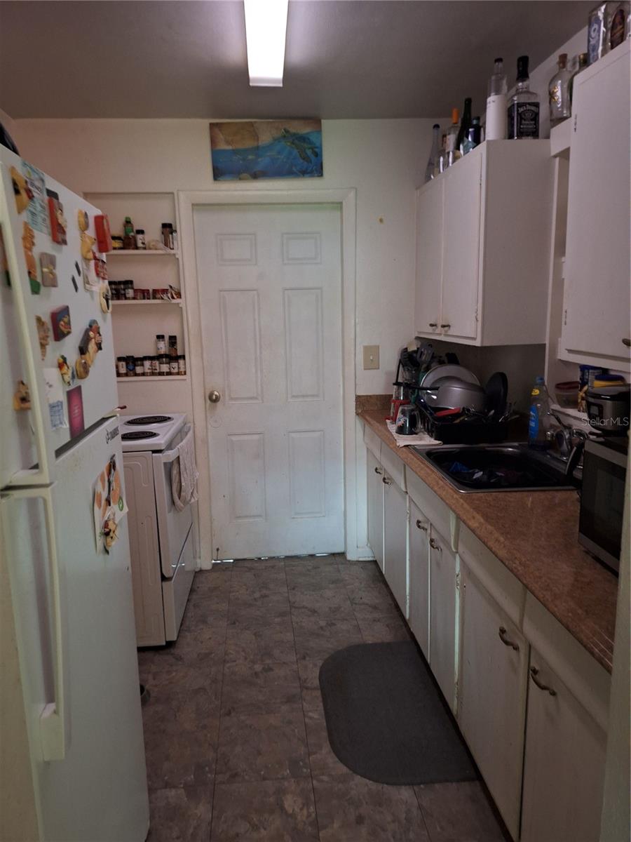 Image 3 of 19 For 21528 Kenyon Avenue