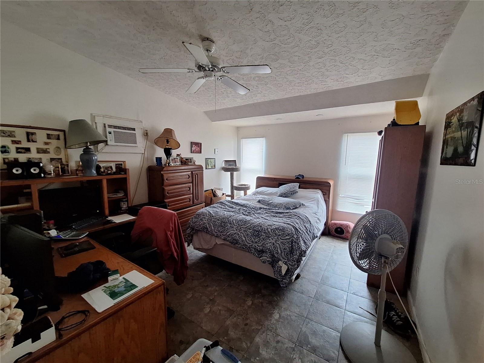 Image 4 of 19 For 21528 Kenyon Avenue