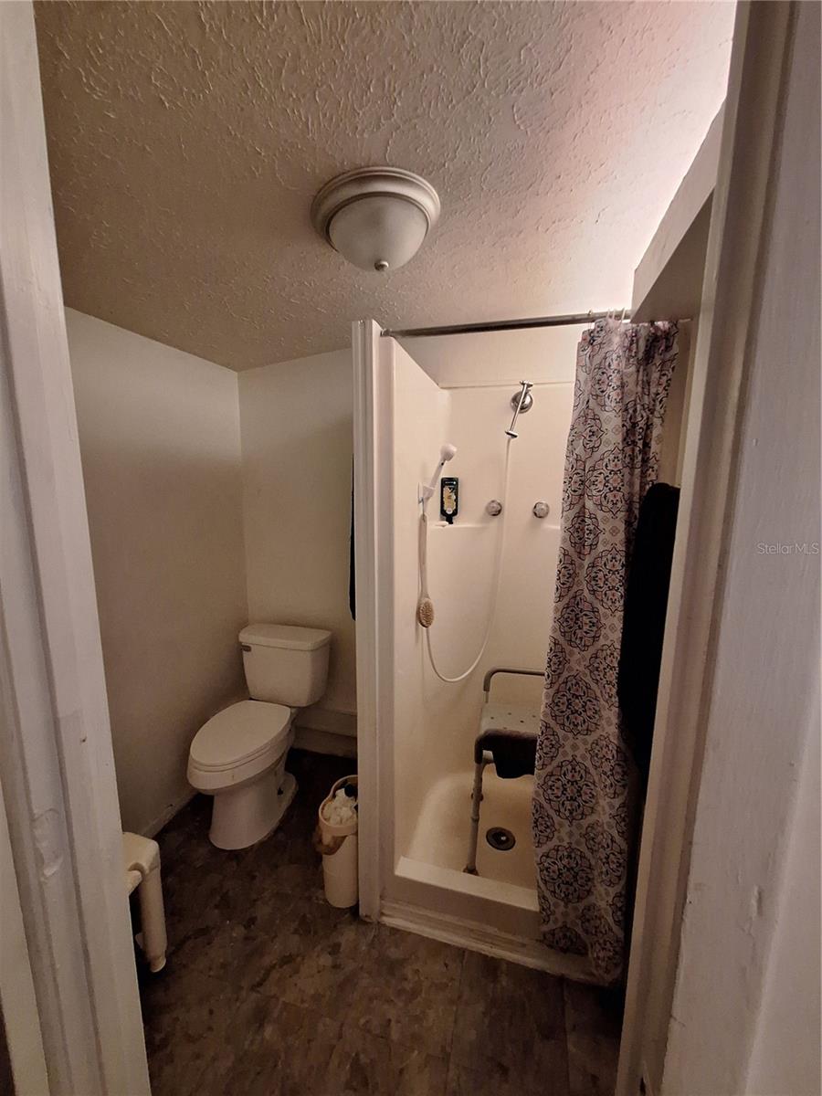 Image 6 of 19 For 21528 Kenyon Avenue