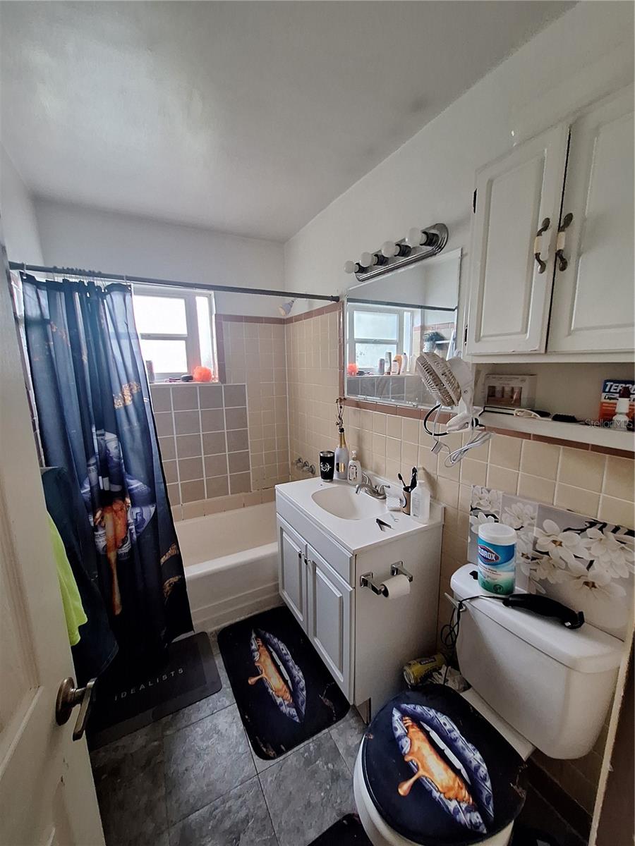 Image 9 of 19 For 21528 Kenyon Avenue