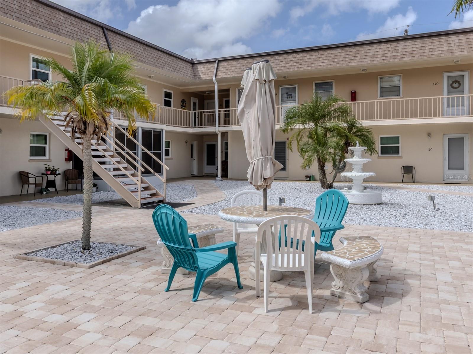 Details for 537 Manatee Court 203, VENICE, FL 34285