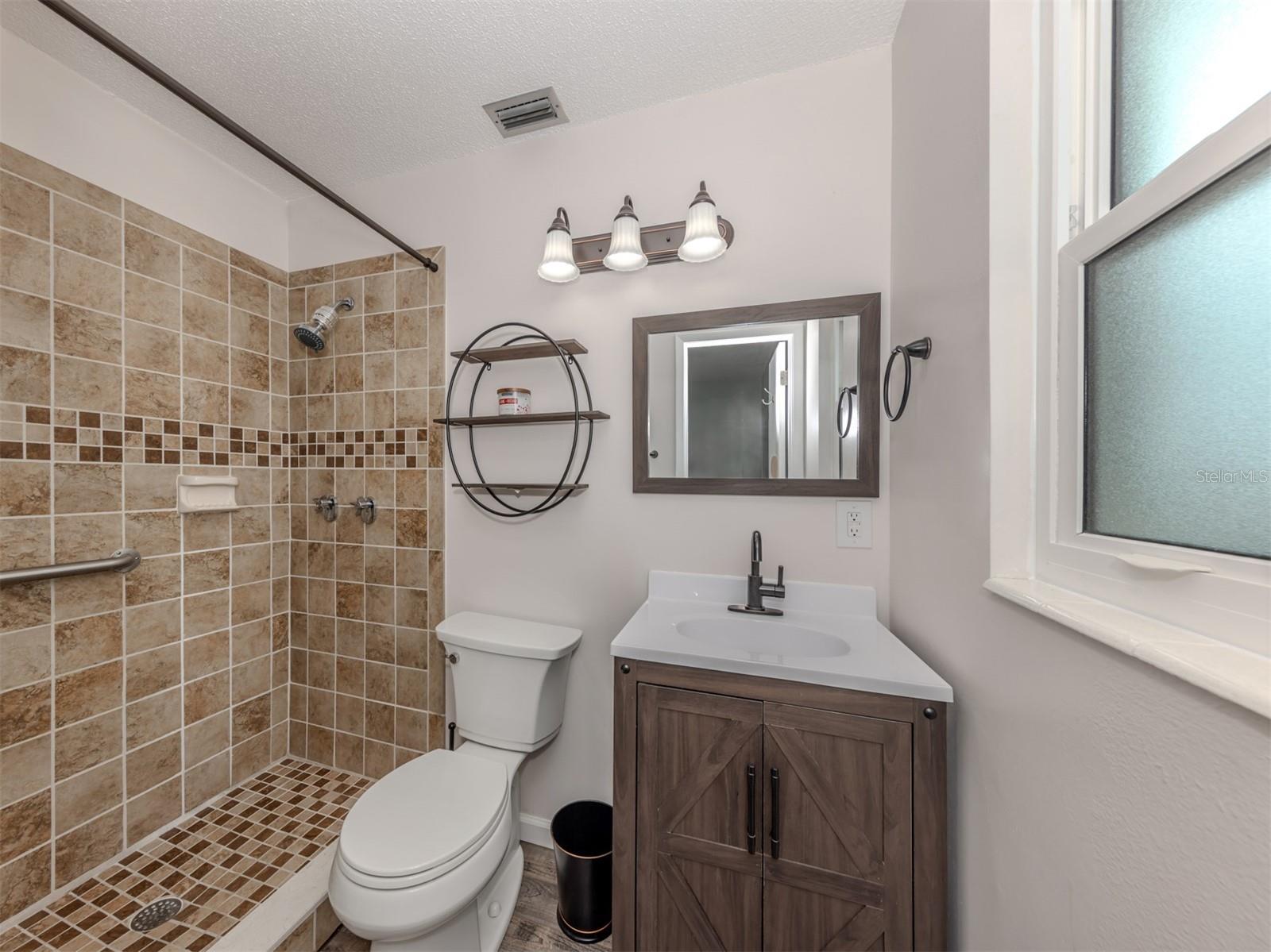 Image 14 of 29 For 537 Manatee Court 203