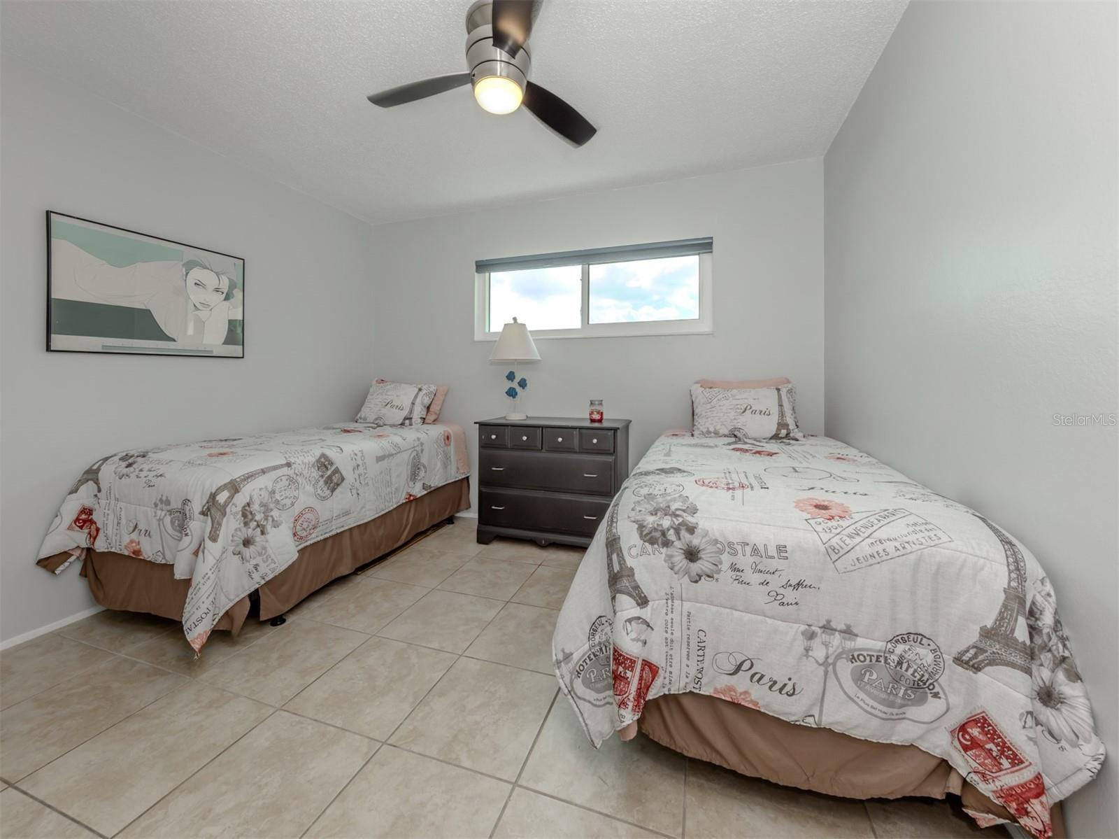 Image 15 of 29 For 537 Manatee Court 203