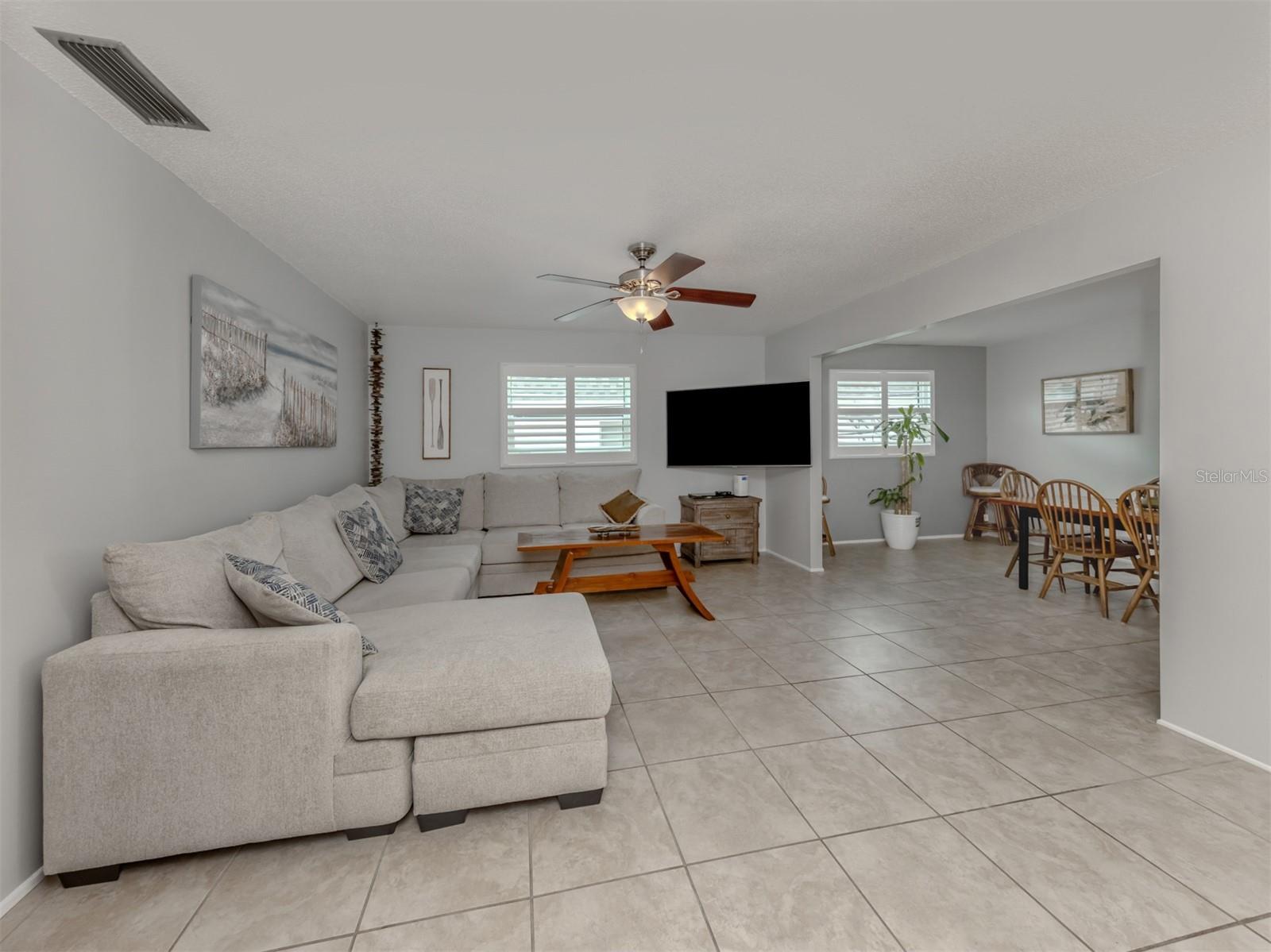 Image 3 of 29 For 537 Manatee Court 203