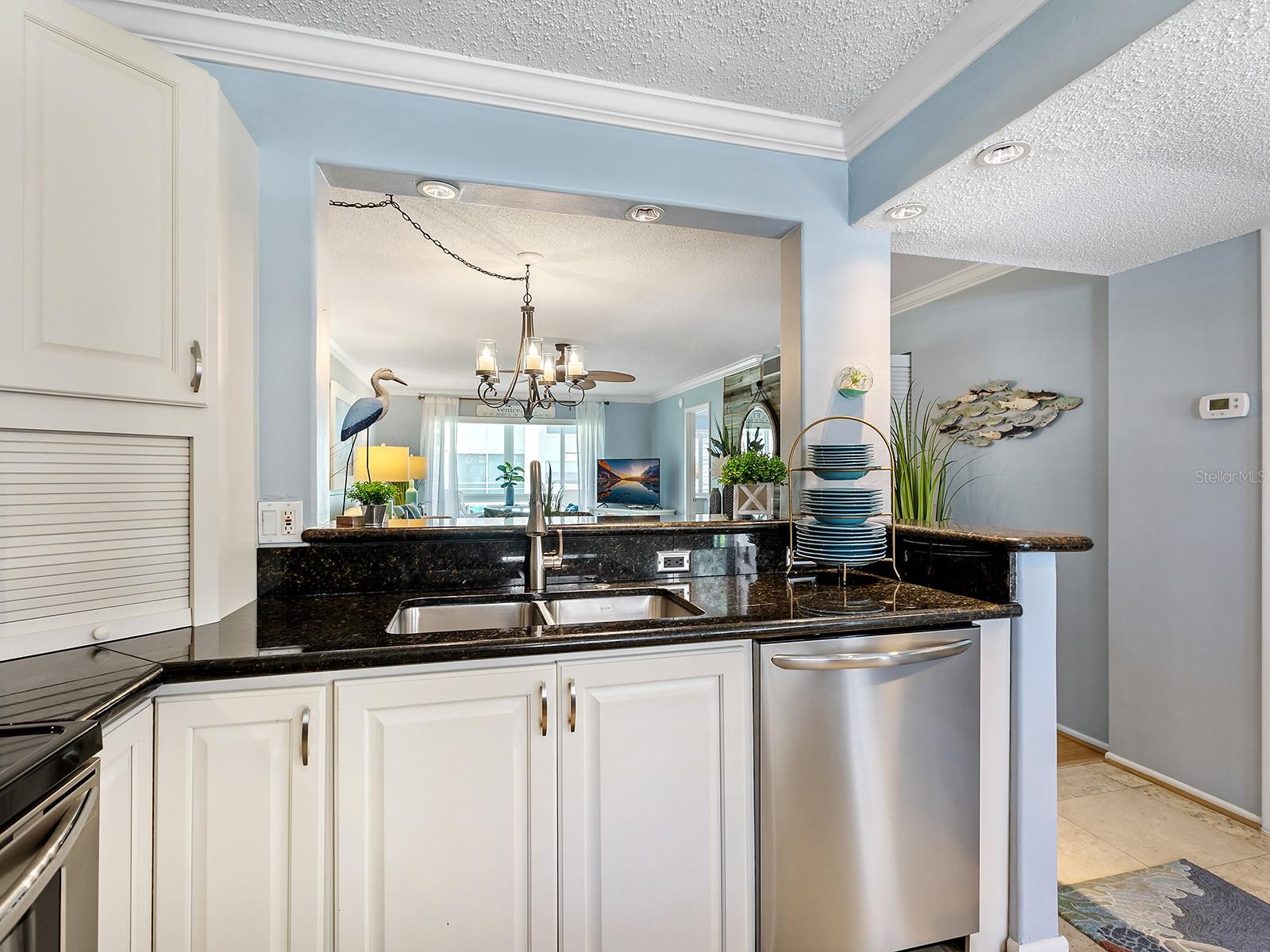 Image 14 of 60 For 230 Santa Maria Street 234