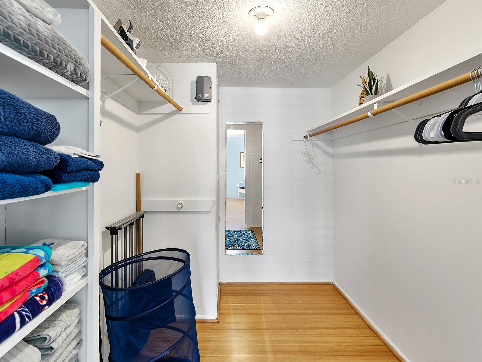 Image 21 of 60 For 230 Santa Maria Street 234