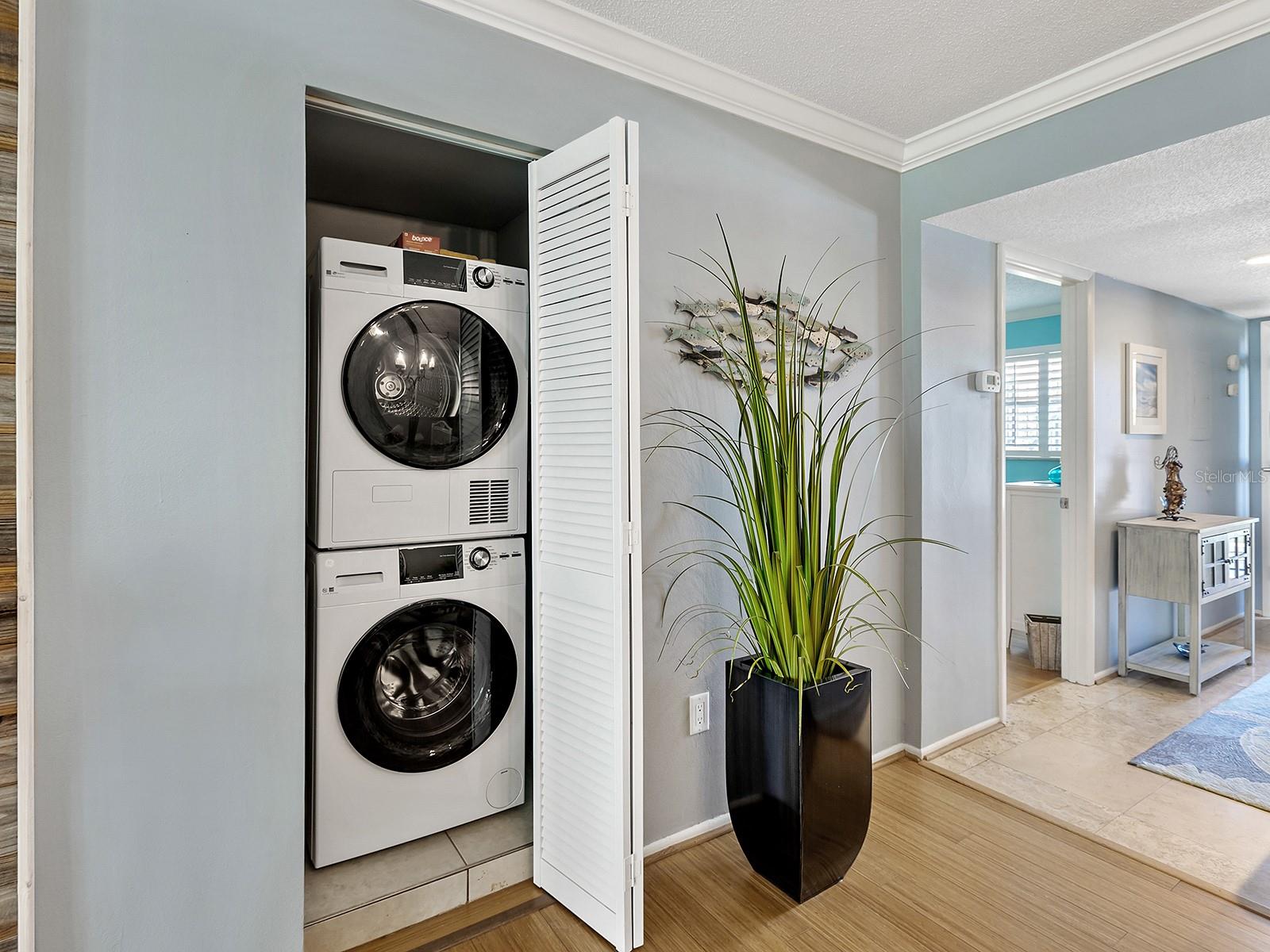 Image 22 of 60 For 230 Santa Maria Street 234