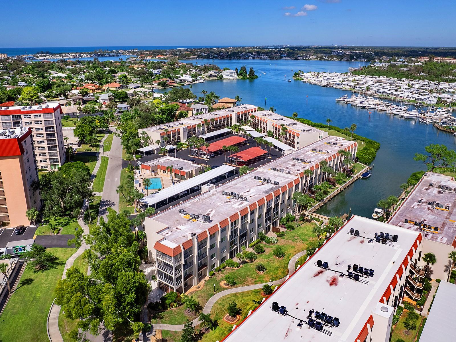 Image 29 of 60 For 230 Santa Maria Street 234