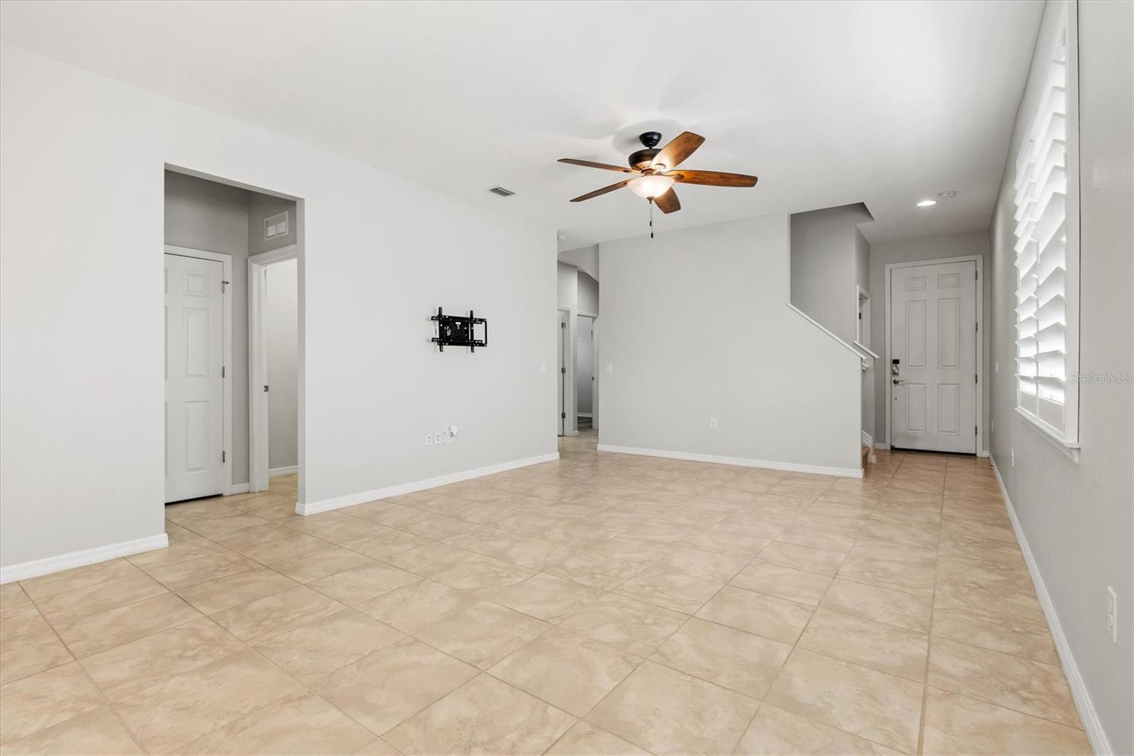 Image 12 of 86 For 13815 Botteri Street
