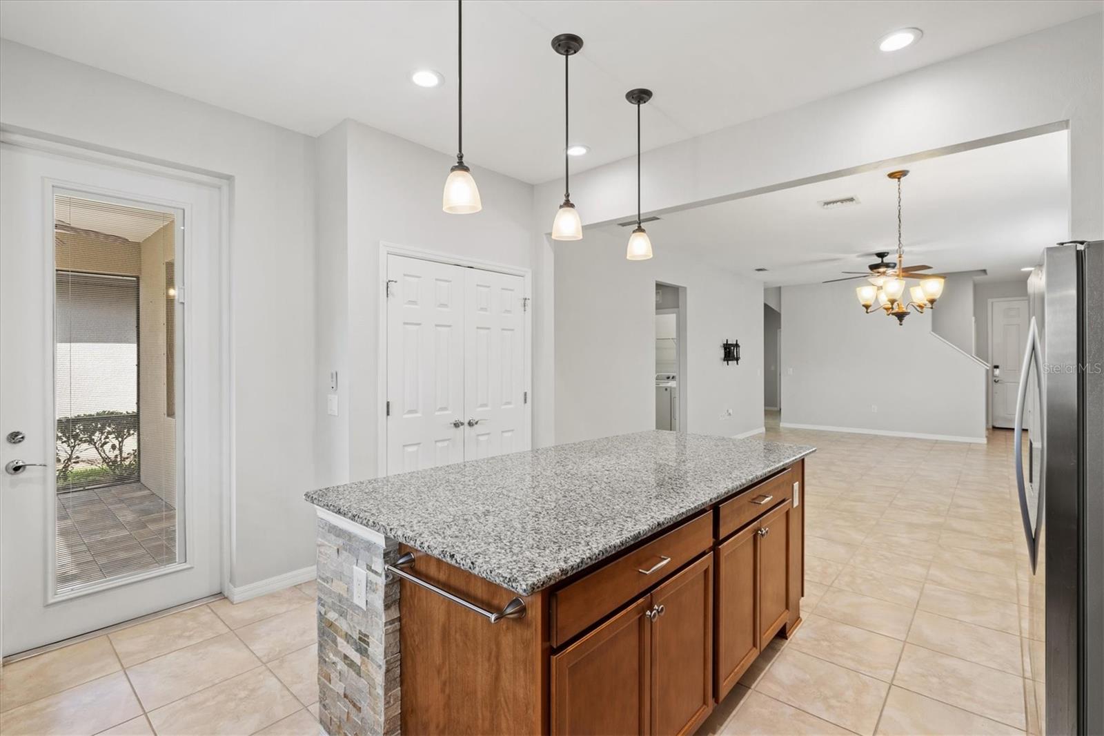 Image 18 of 86 For 13815 Botteri Street