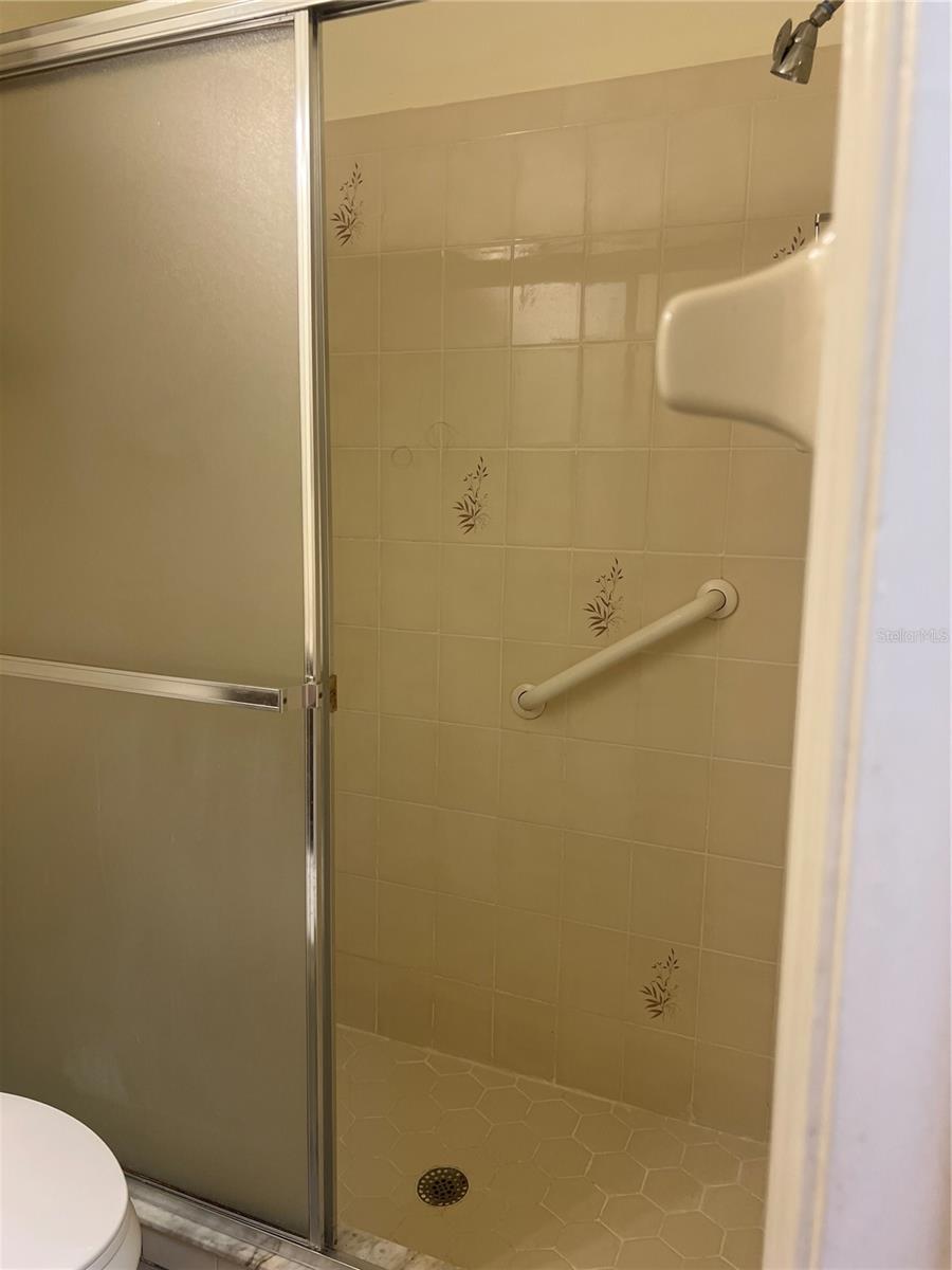 Listing photo id 8 for 3774 Lorton Avenue