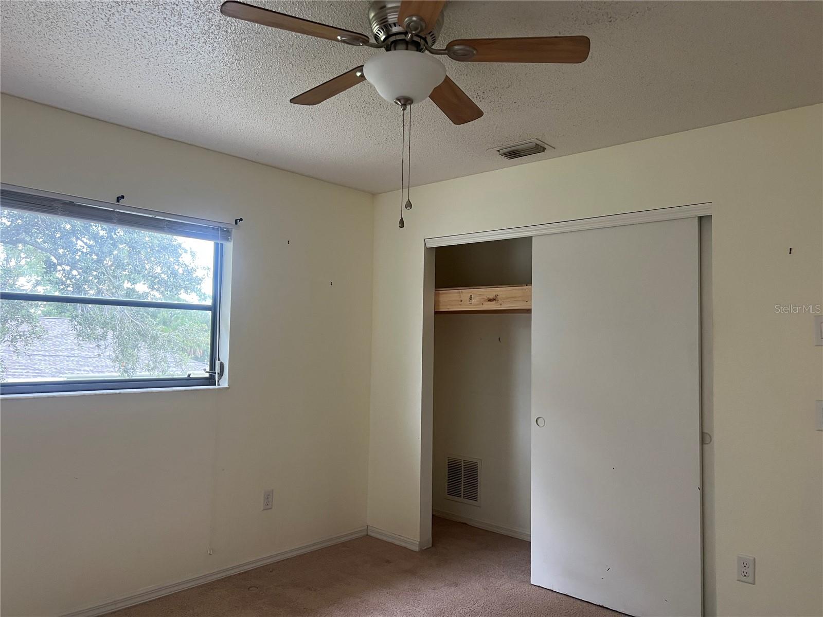 Listing photo id 10 for 3774 Lorton Avenue