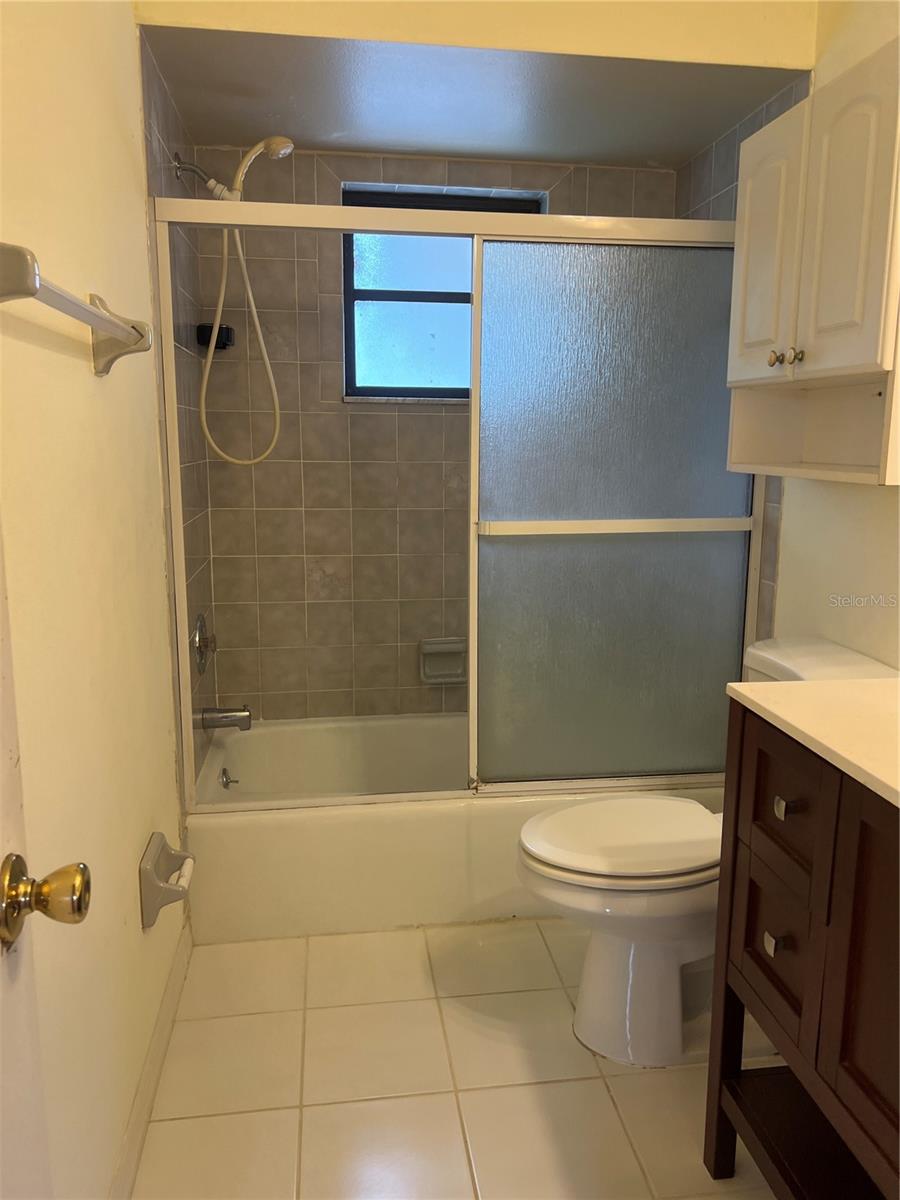 Listing photo id 12 for 3774 Lorton Avenue