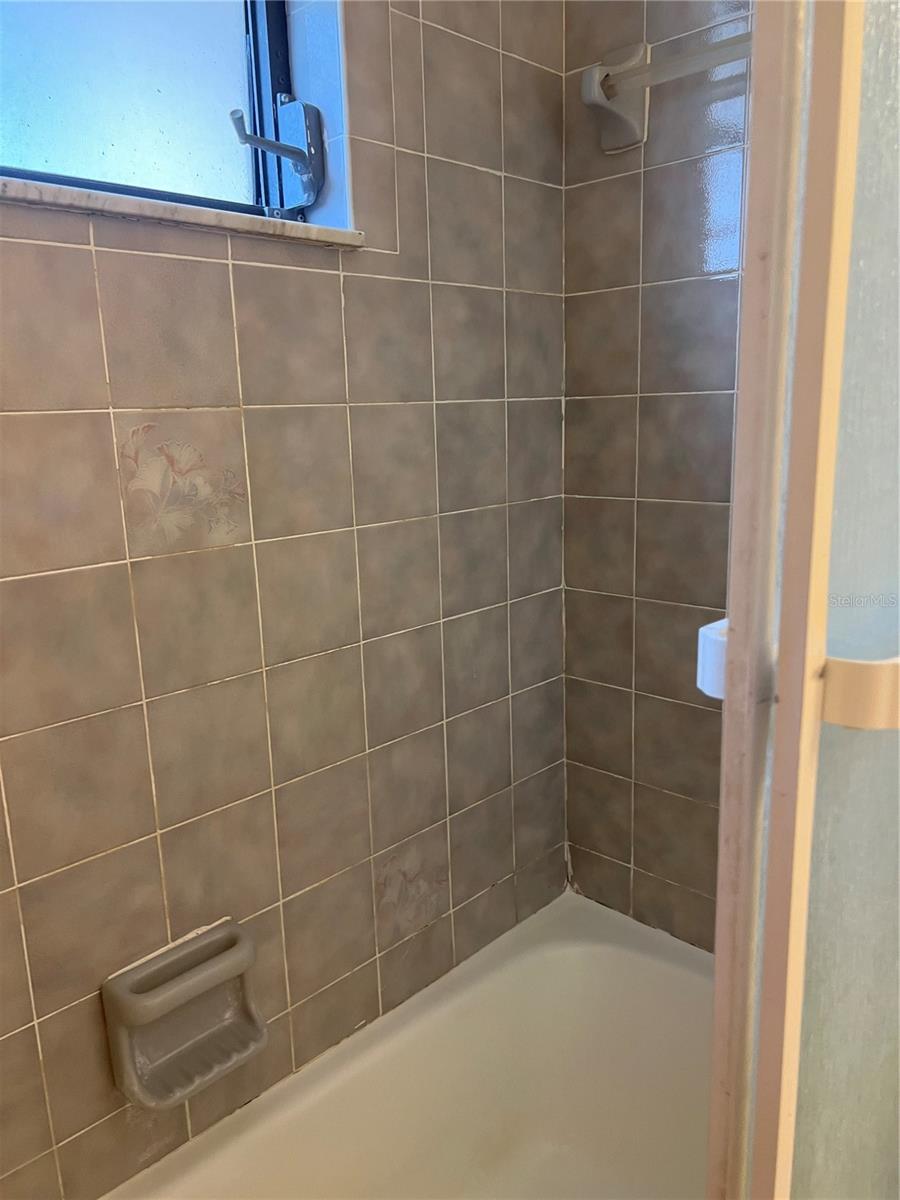 Listing photo id 13 for 3774 Lorton Avenue