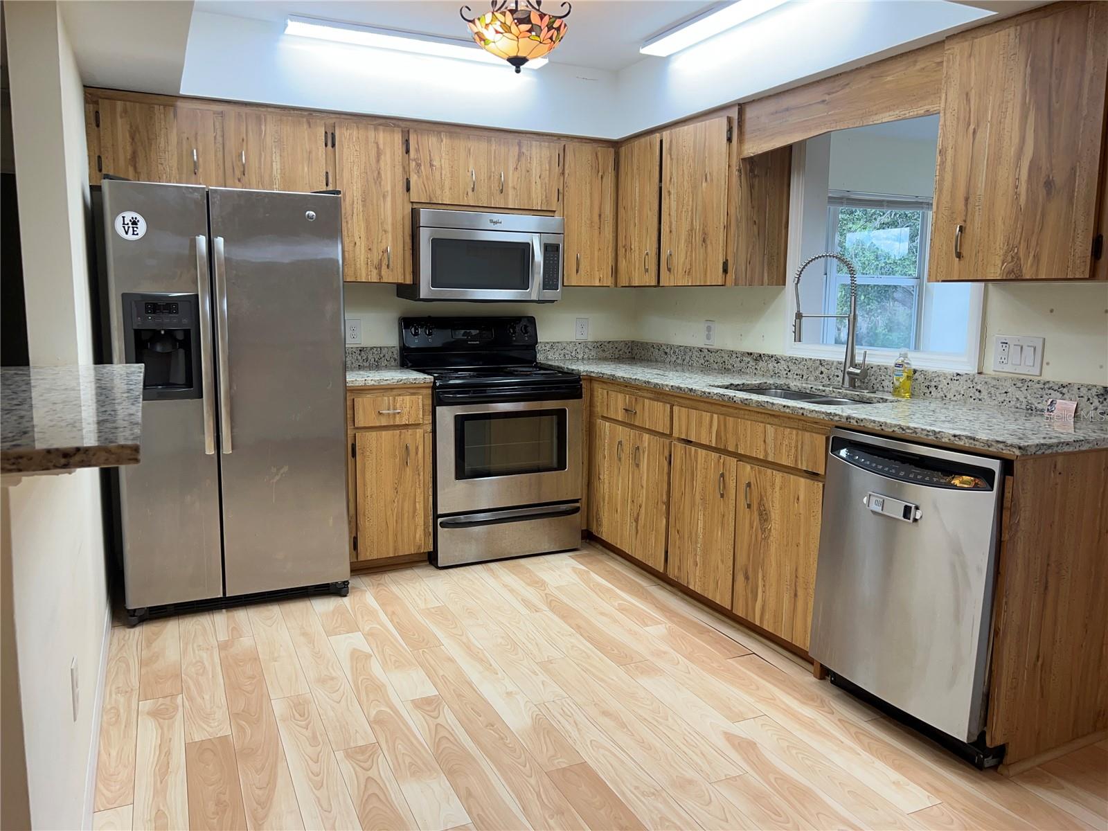 Listing photo id 17 for 3774 Lorton Avenue