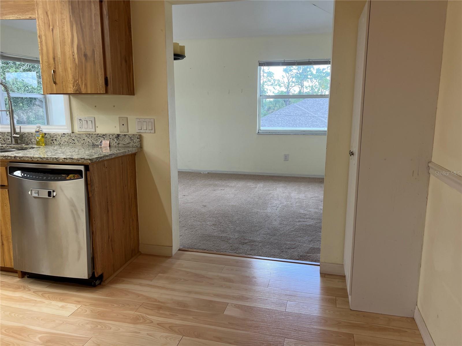 Listing photo id 18 for 3774 Lorton Avenue