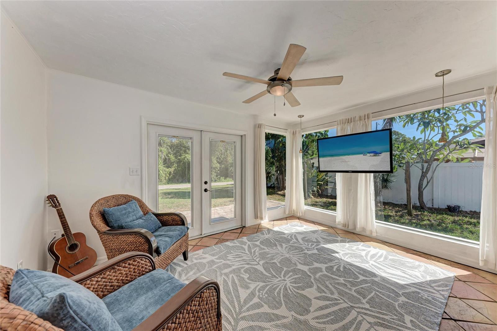 Image 10 of 91 For 2998 Michigan Street