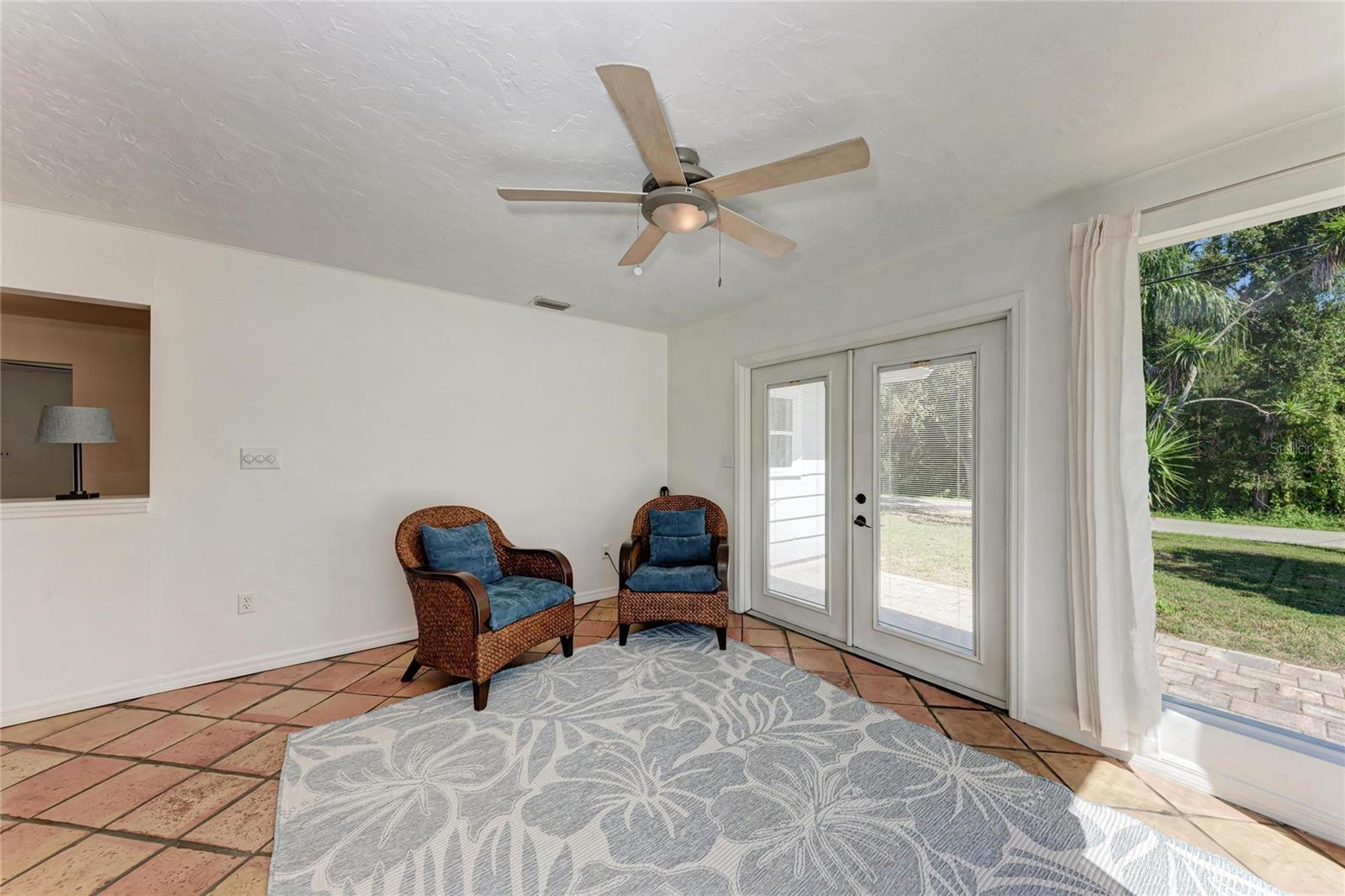 Image 11 of 91 For 2998 Michigan Street