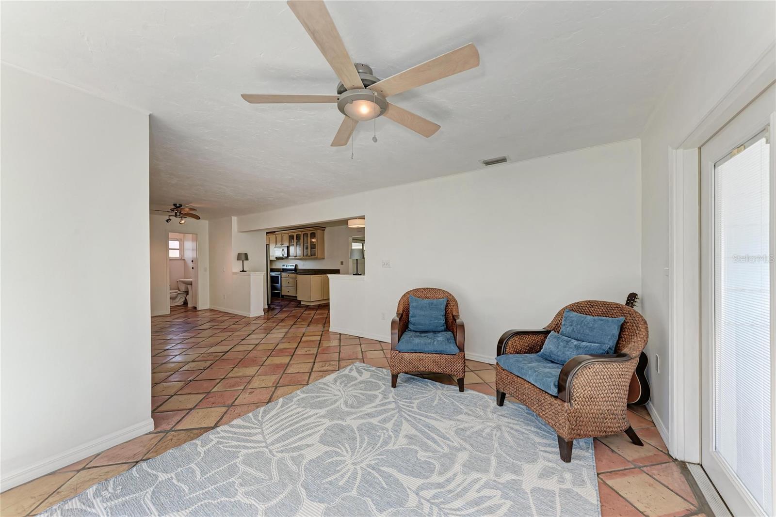 Image 12 of 91 For 2998 Michigan Street