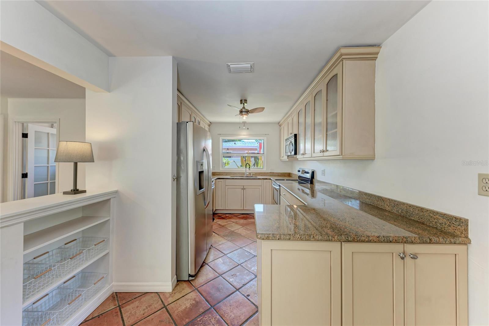 Image 14 of 91 For 2998 Michigan Street