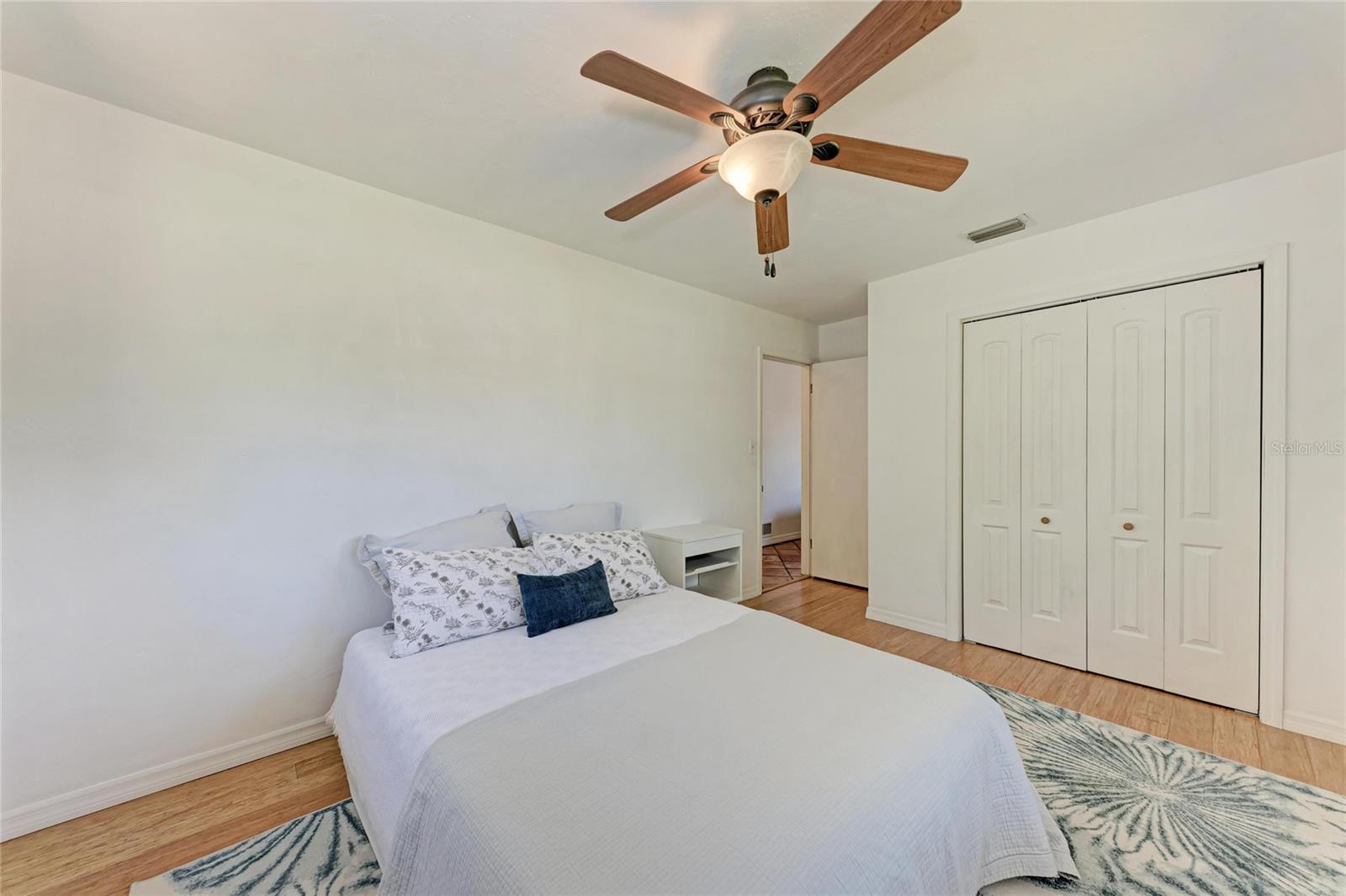 Image 19 of 91 For 2998 Michigan Street