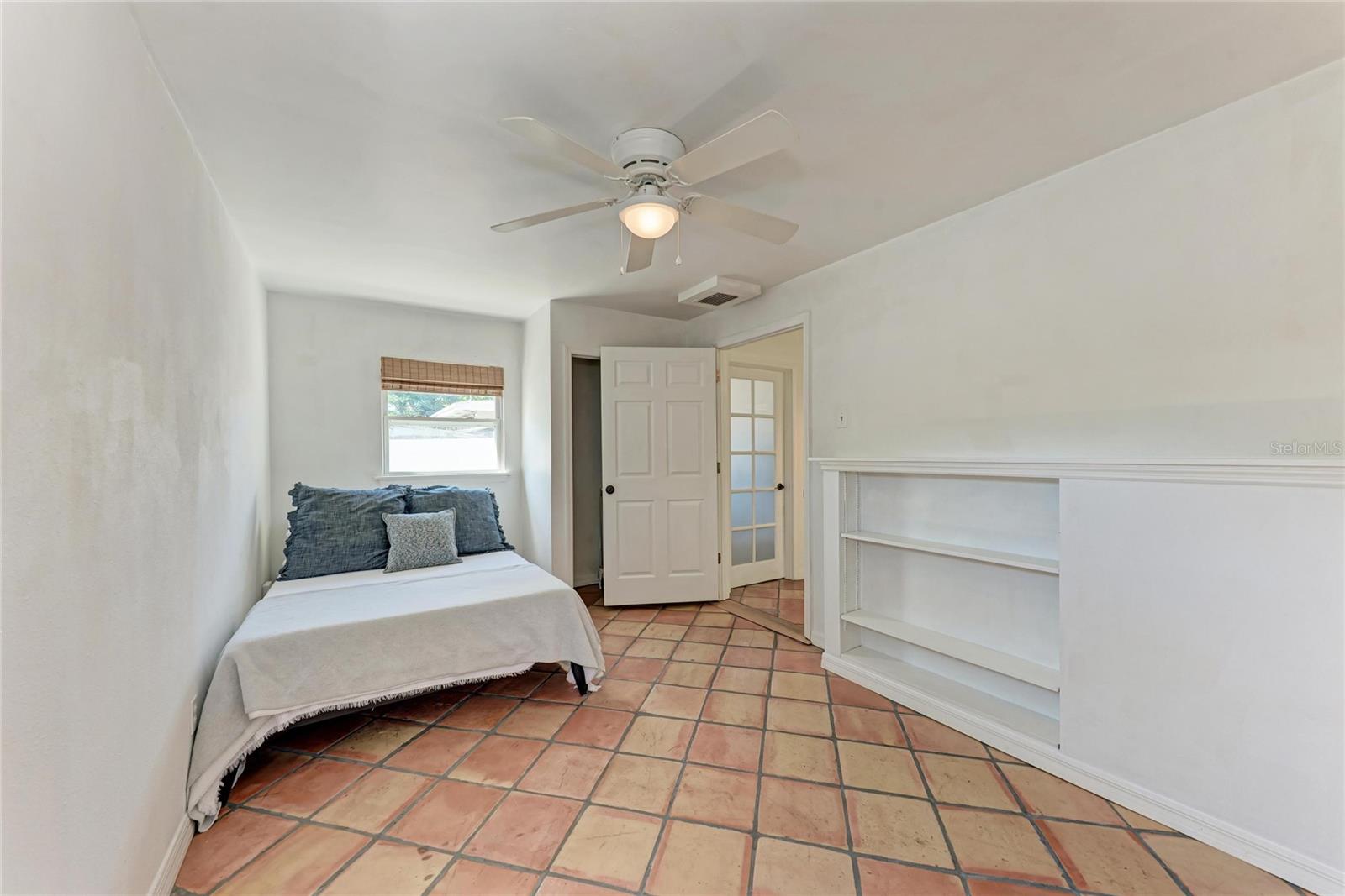 Image 23 of 91 For 2998 Michigan Street