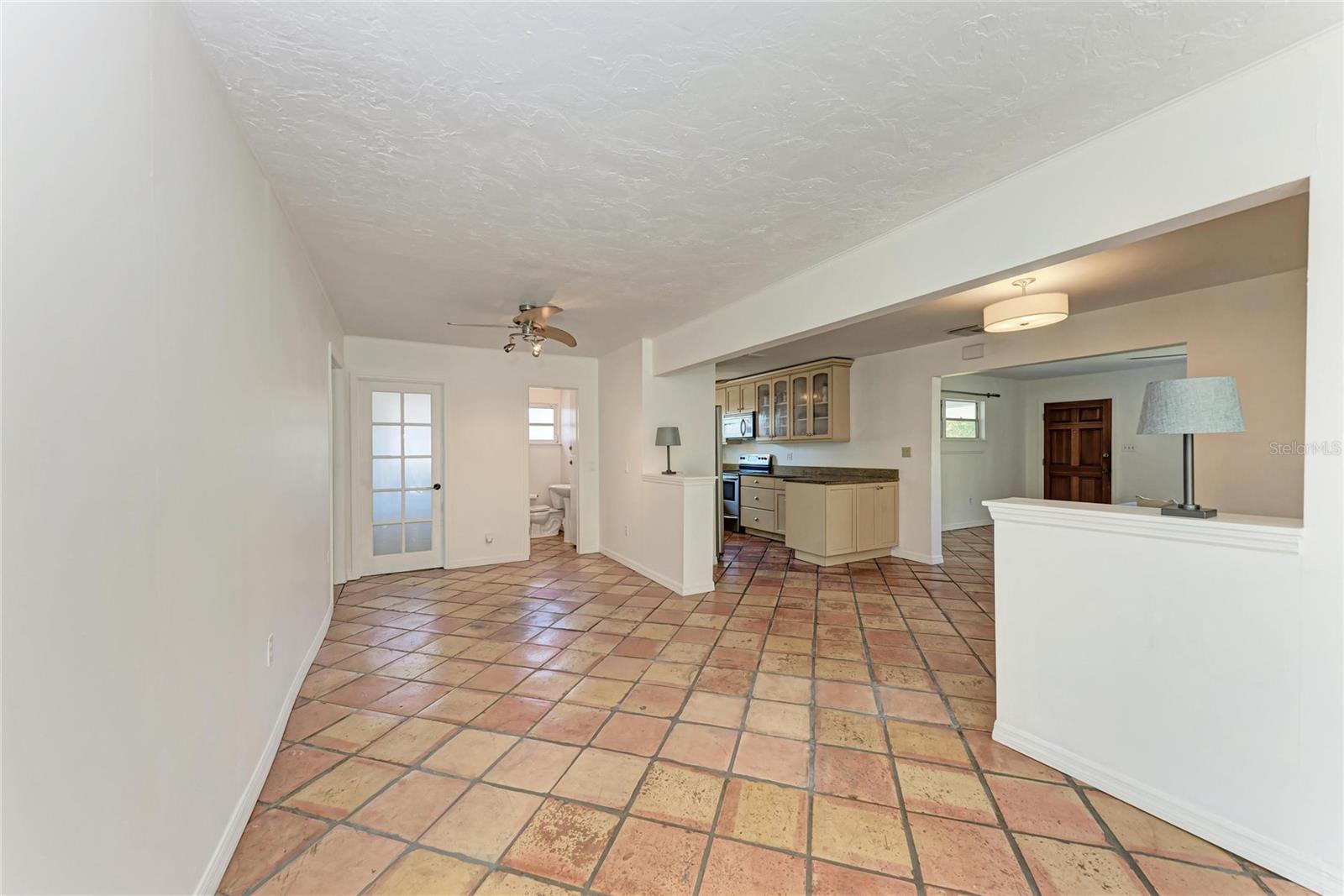 Image 26 of 91 For 2998 Michigan Street