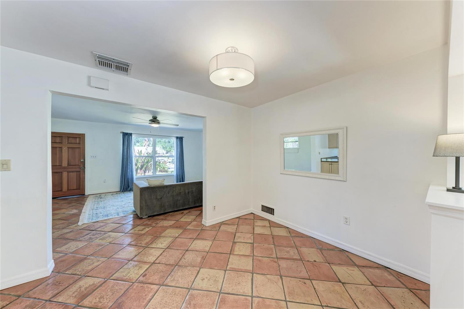 Image 27 of 91 For 2998 Michigan Street