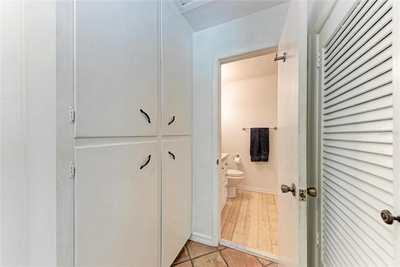 Image 30 of 91 For 2998 Michigan Street