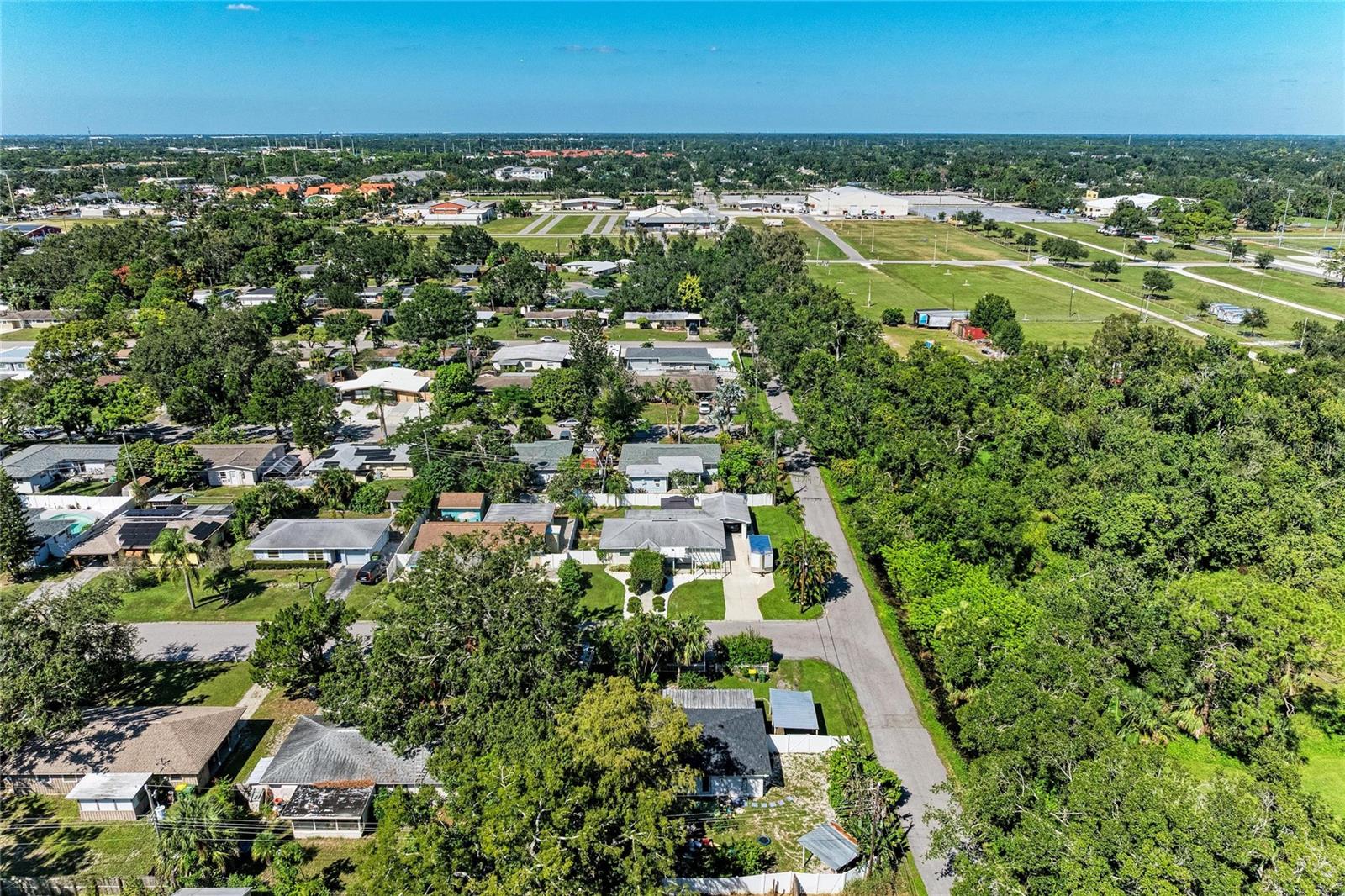 Image 38 of 91 For 2998 Michigan Street