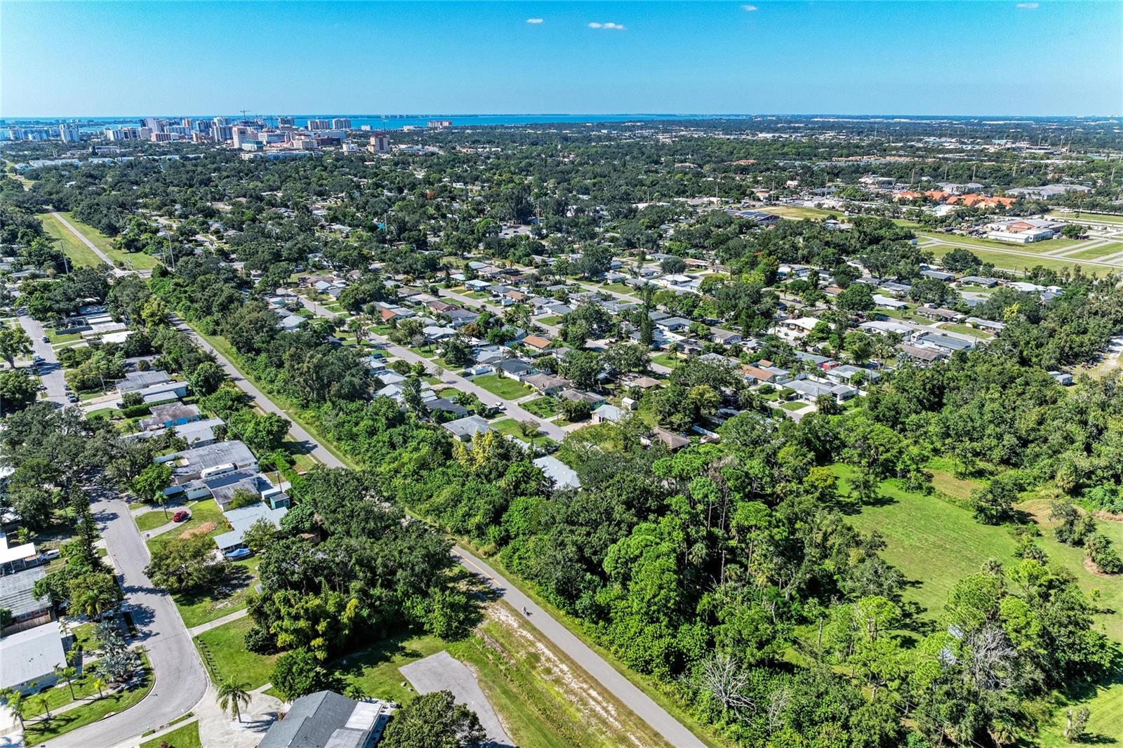 Image 41 of 91 For 2998 Michigan Street